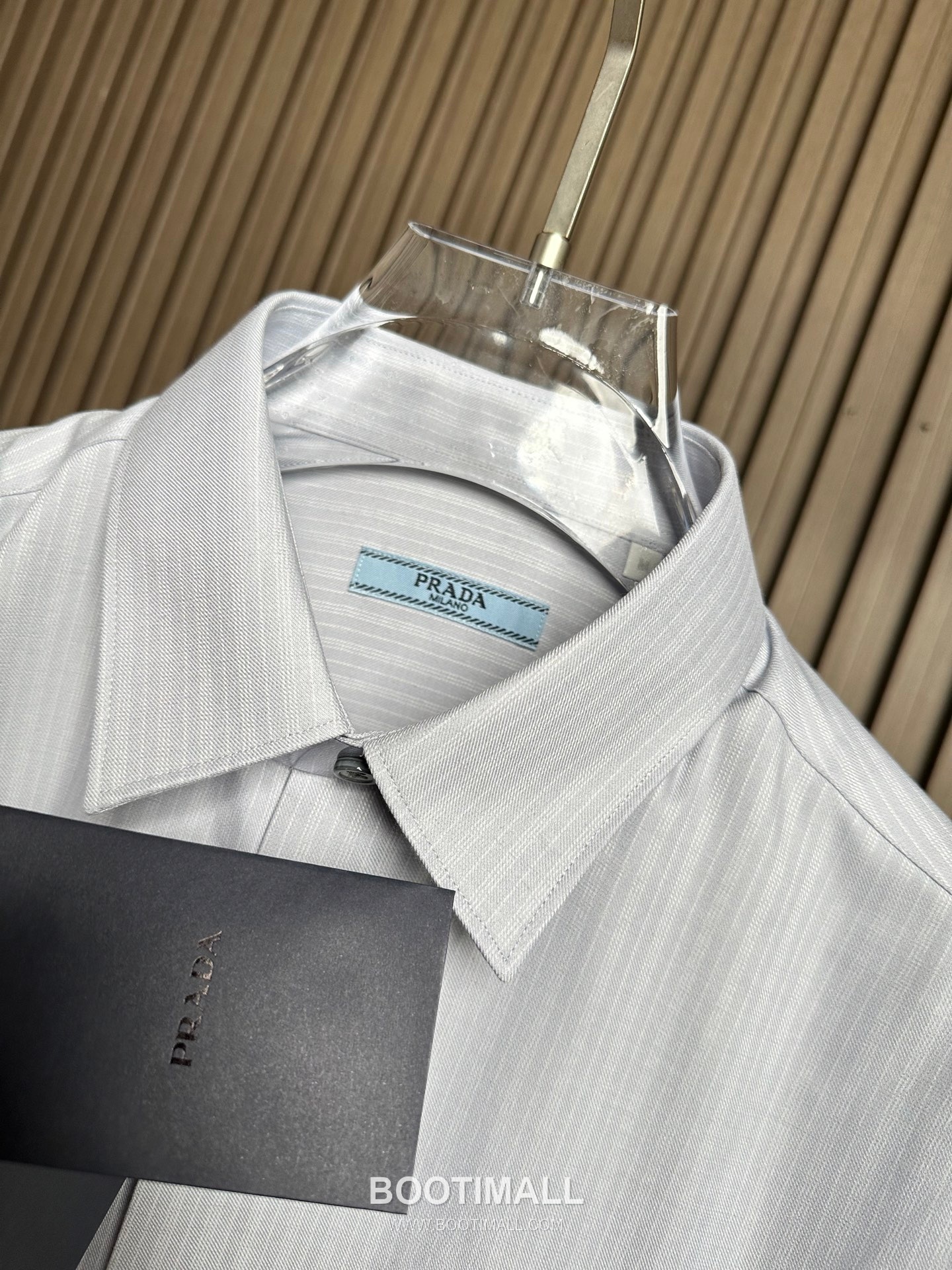 Louis Vuitton 2026 SS Cotton Shirt with Embroidered Logo Patch 루이비통 2026 SS 코튼 셔츠 자수 로고 패치 11