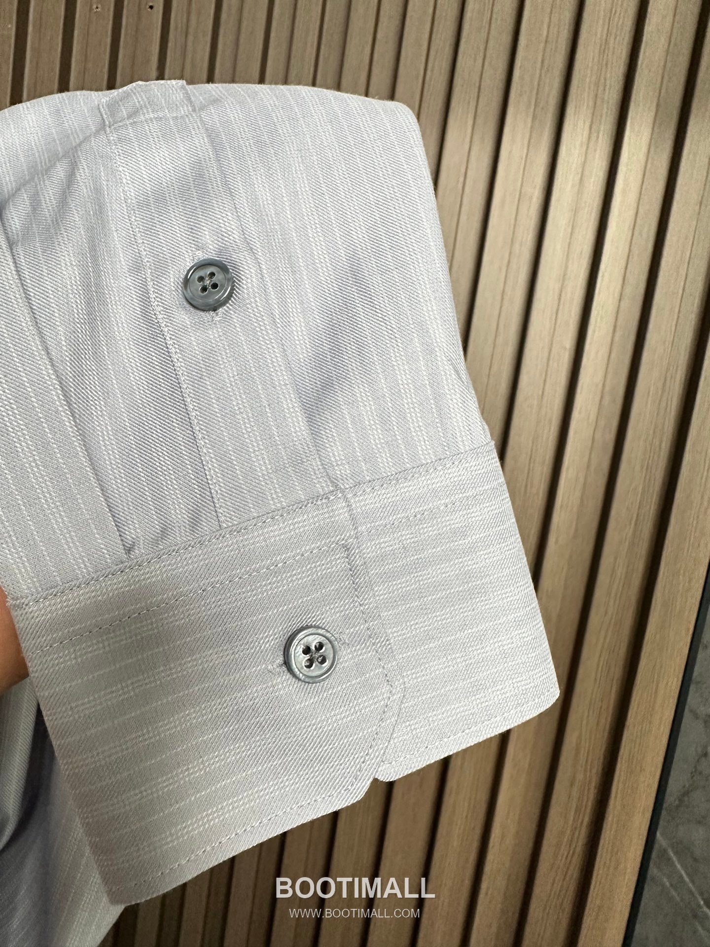 Louis Vuitton 2026 SS Cotton Shirt with Embroidered Logo Patch 루이비통 2026 SS 코튼 셔츠 자수 로고 패치 12