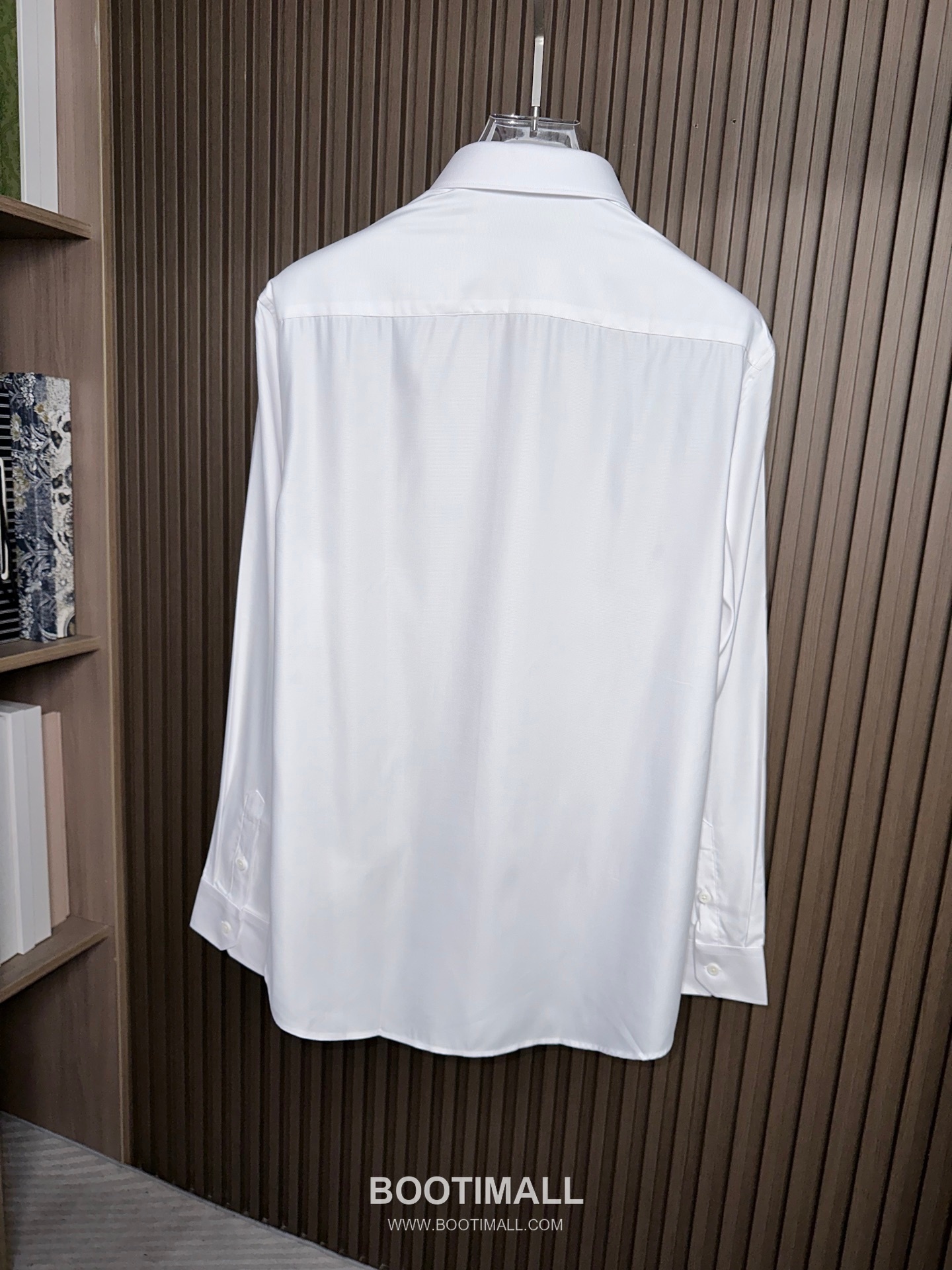 Louis Vuitton 2026 SS Cotton Shirt with Embroidered Logo Patch 루이비통 2026 SS 코튼 셔츠 자수 로고 패치 3