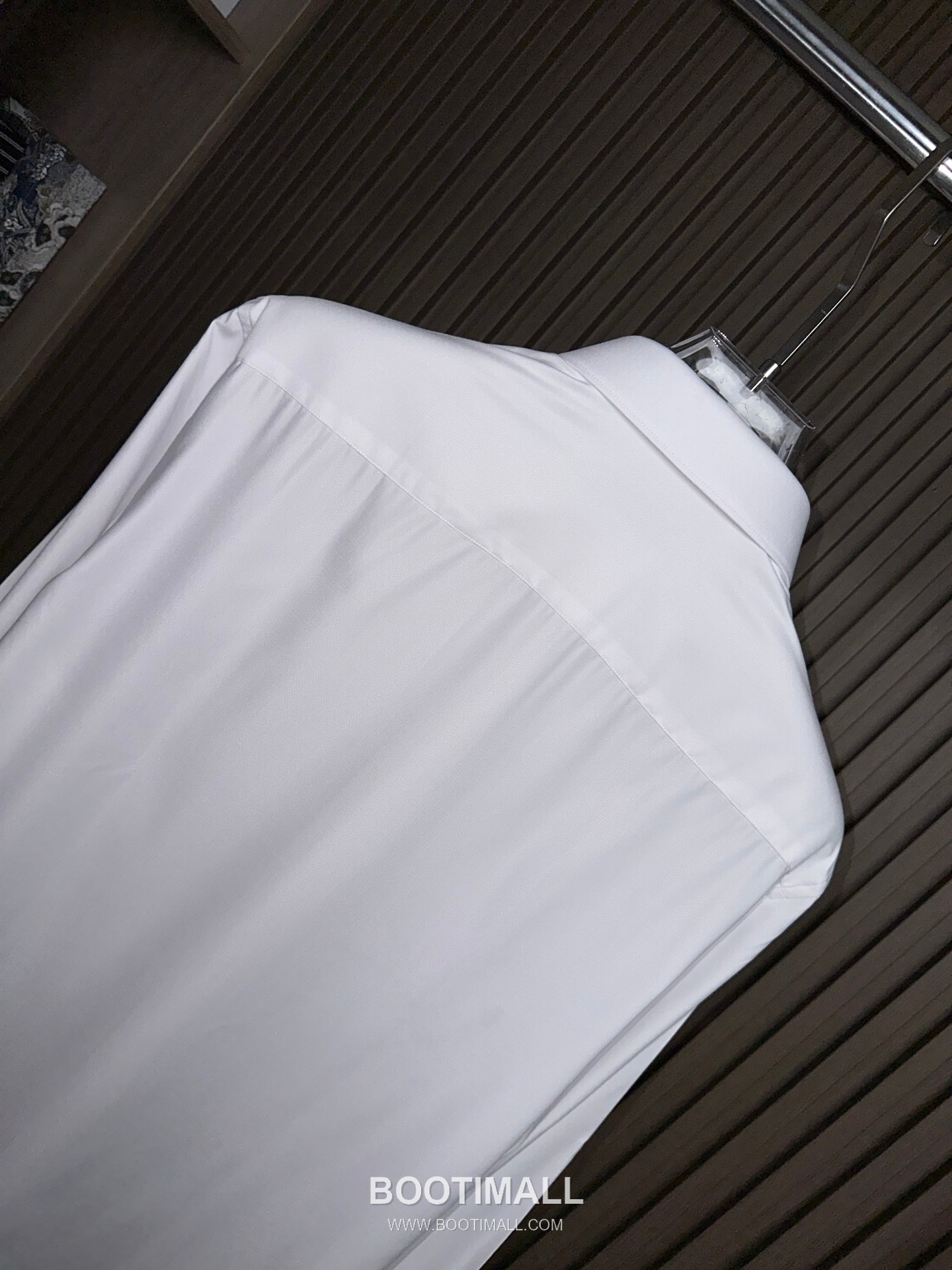 Louis Vuitton 2026 SS Cotton Shirt with Embroidered Logo Patch 루이비통 2026 SS 코튼 셔츠 자수 로고 패치 5