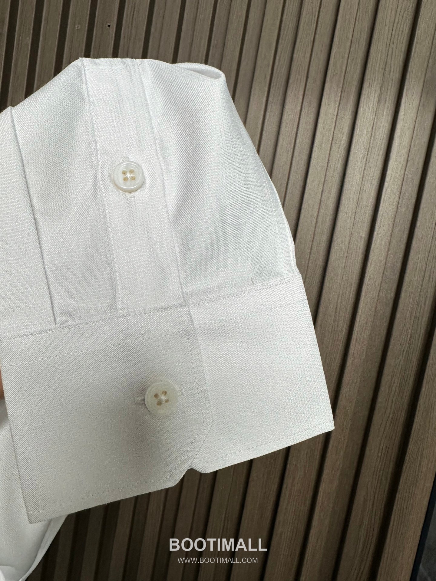 Louis Vuitton 2026 SS Cotton Shirt with Embroidered Logo Patch 루이비통 2026 SS 코튼 셔츠 자수 로고 패치 12