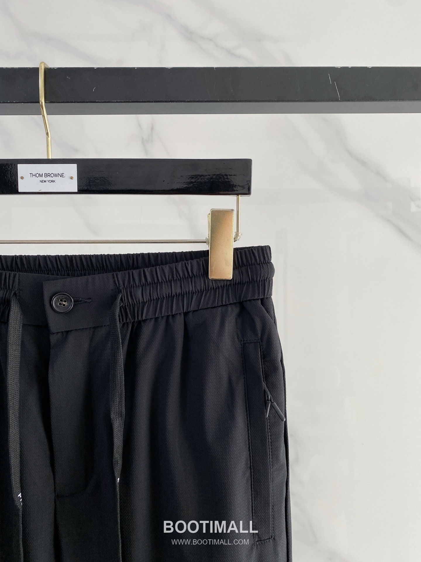 Prada 2026 SS Lyocell Nylon Stretch Pants with Logo Detail 프라다 2026 SS 텐셀 나일론 스트레치 팬츠 로고 디테일 3