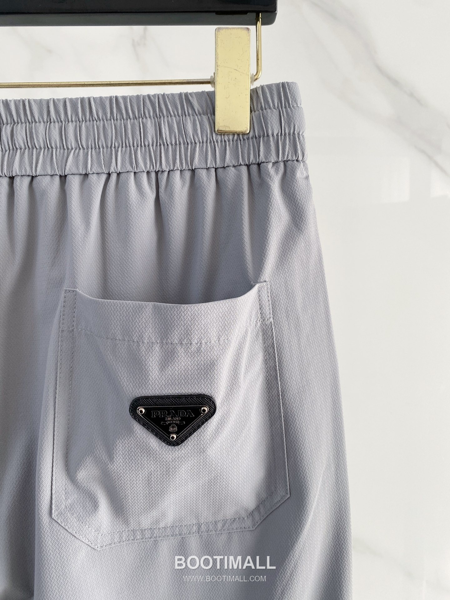 Prada 2026 SS Lyocell Nylon Stretch Pants with Logo Detail 프라다 2026 SS 텐셀 나일론 스트레치 팬츠 로고 디테일 6