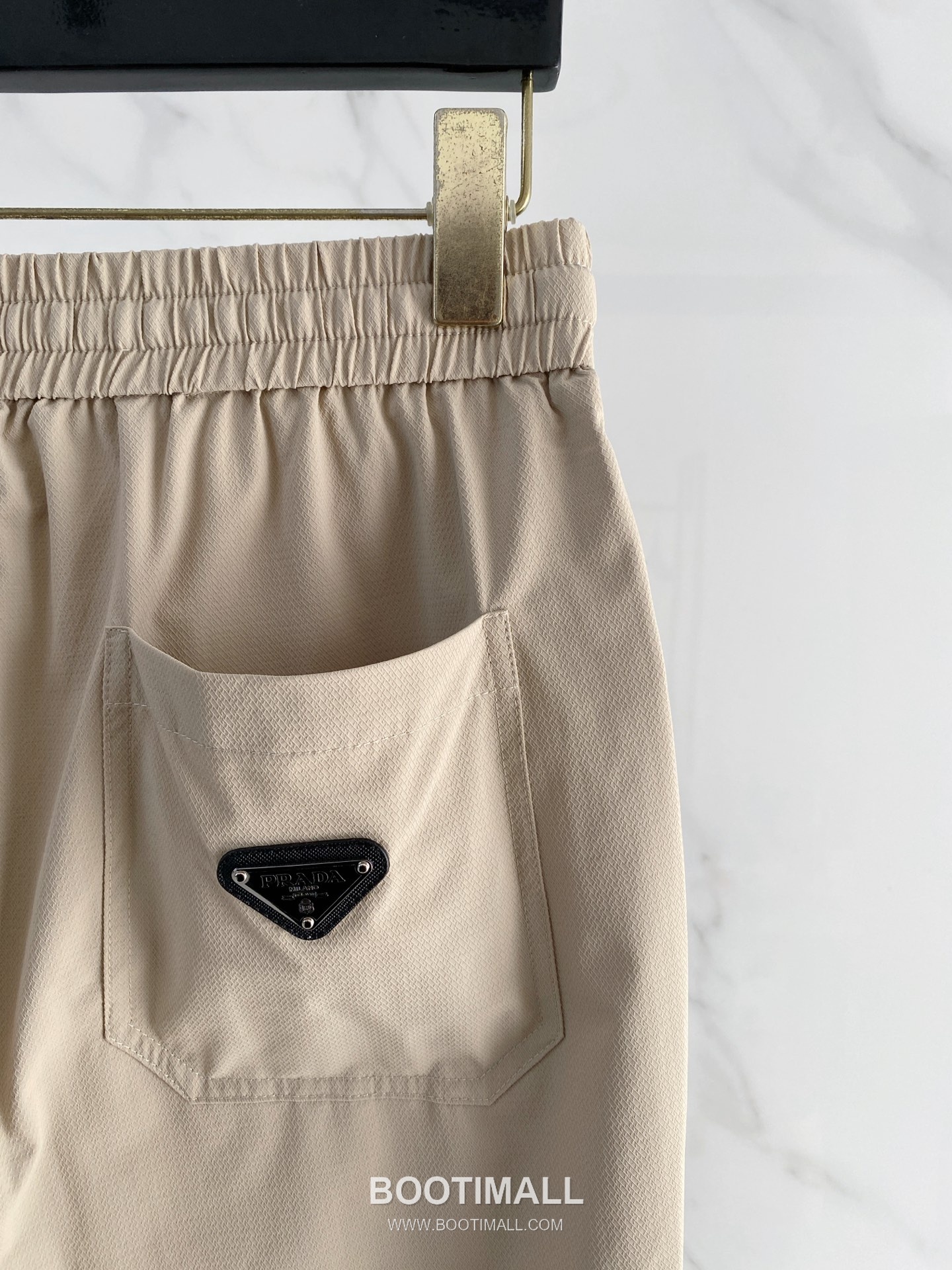 Prada 2026 SS Lyocell Nylon Stretch Pants with Logo Detail 프라다 2026 SS 텐셀 나일론 스트레치 팬츠 로고 디테일 6