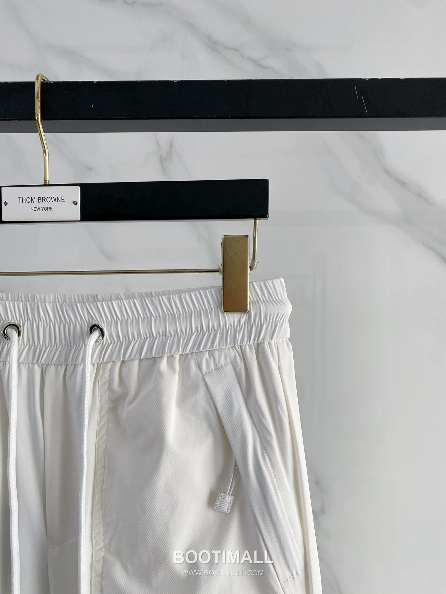 Prada 2026 SS Lyocell Nylon Stretch Pants with Logo Detail 프라다 2026 SS 텐셀 나일론 스트레치 팬츠 로고 디테일 3