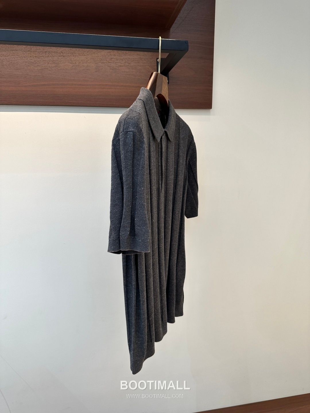 Loro Piana 2026 SS Linen Lyocell Acrylic Knit Polo Shirt with Spread Collar 로로피아나 2026 SS 린넨 라이오셀 아크릴 니트 폴로 셔츠 스프레드 칼라 3