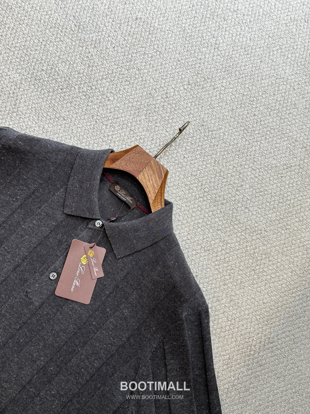 Loro Piana 2026 SS Linen Lyocell Acrylic Knit Polo Shirt with Spread Collar 로로피아나 2026 SS 린넨 라이오셀 아크릴 니트 폴로 셔츠 스프레드 칼라 6