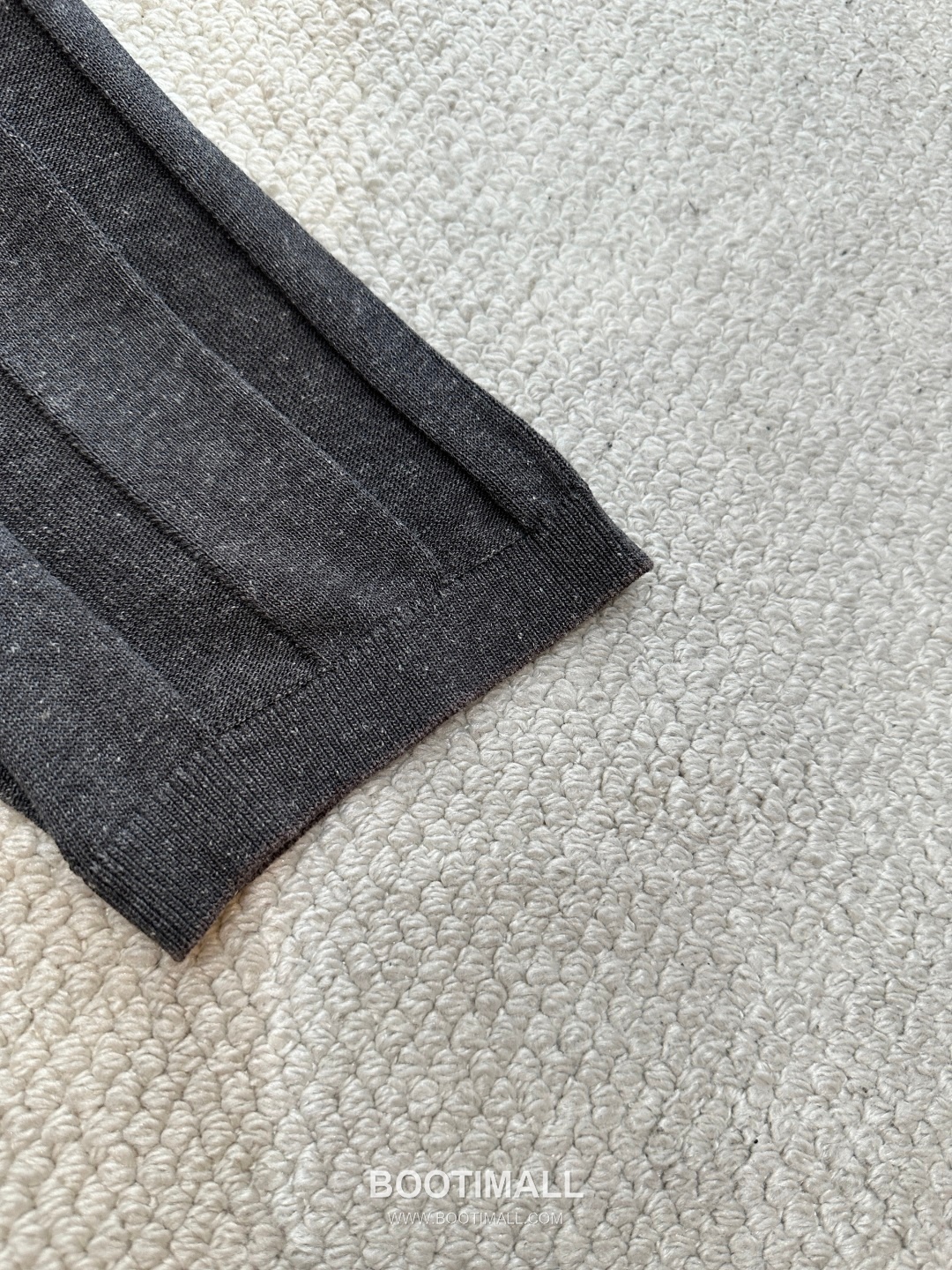 Loro Piana 2026 SS Linen Lyocell Acrylic Knit Polo Shirt with Spread Collar 로로피아나 2026 SS 린넨 라이오셀 아크릴 니트 폴로 셔츠 스프레드 칼라 7