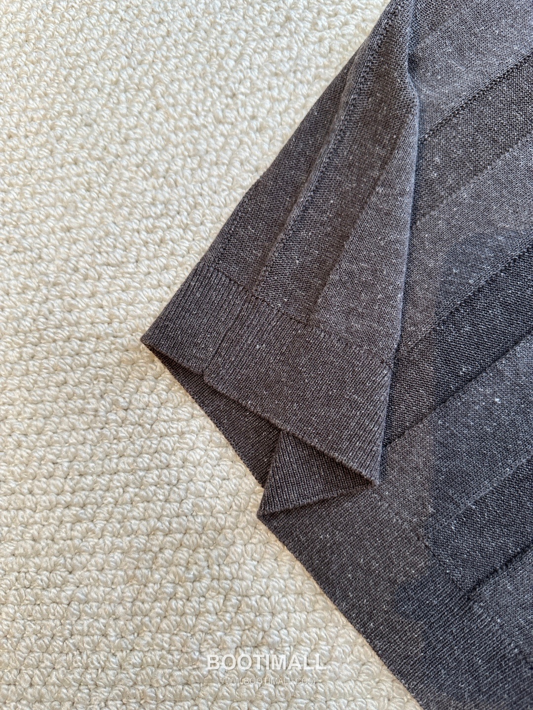 Loro Piana 2026 SS Linen Lyocell Acrylic Knit Polo Shirt with Spread Collar 로로피아나 2026 SS 린넨 라이오셀 아크릴 니트 폴로 셔츠 스프레드 칼라 9