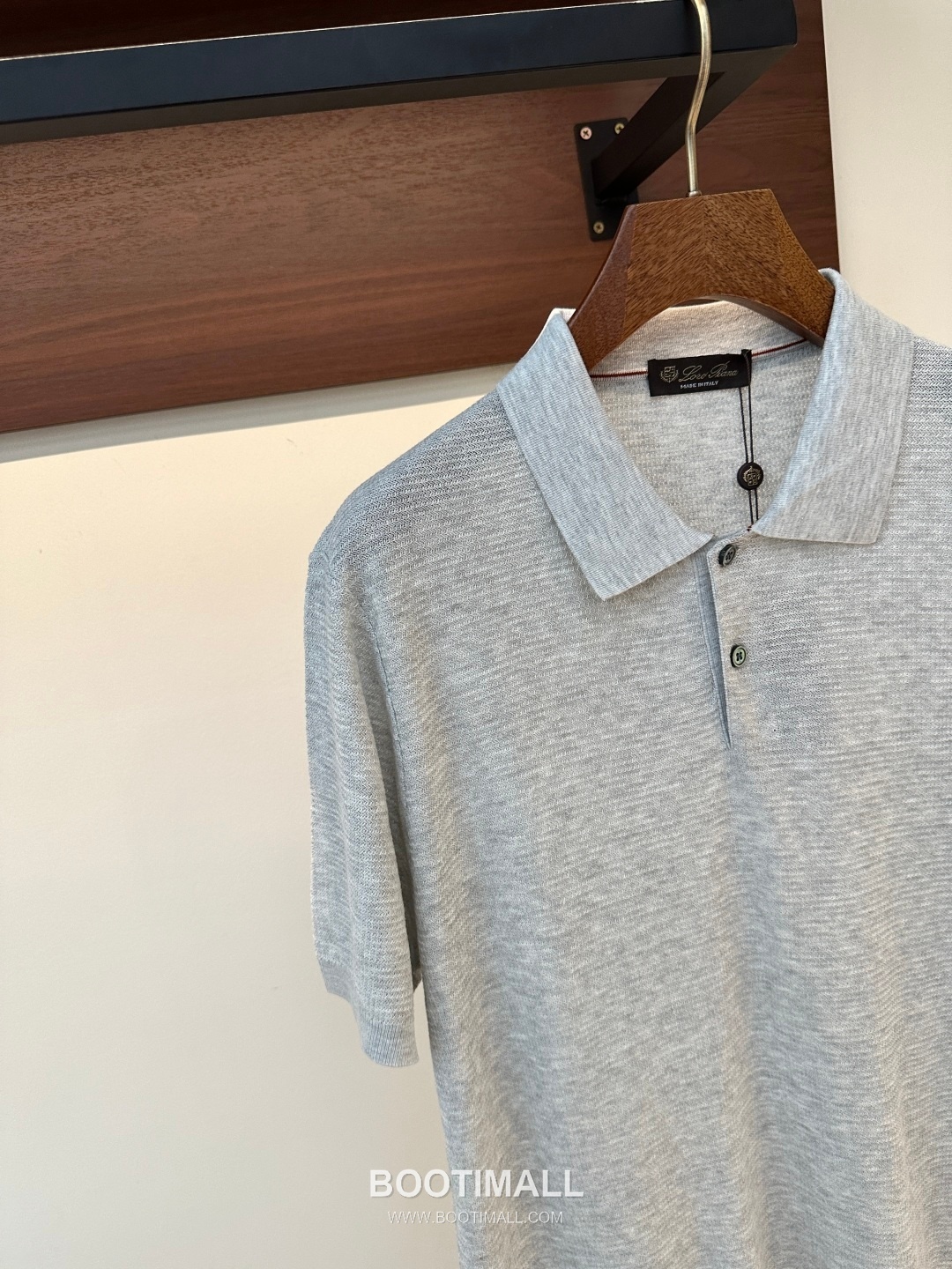 Loro Piana 2026 SS Linen Lyocell Acrylic Knit Polo Shirt with Spread Collar 로로피아나 2026 SS 린넨 라이오셀 아크릴 니트 폴로 셔츠 스프레드 칼라 2