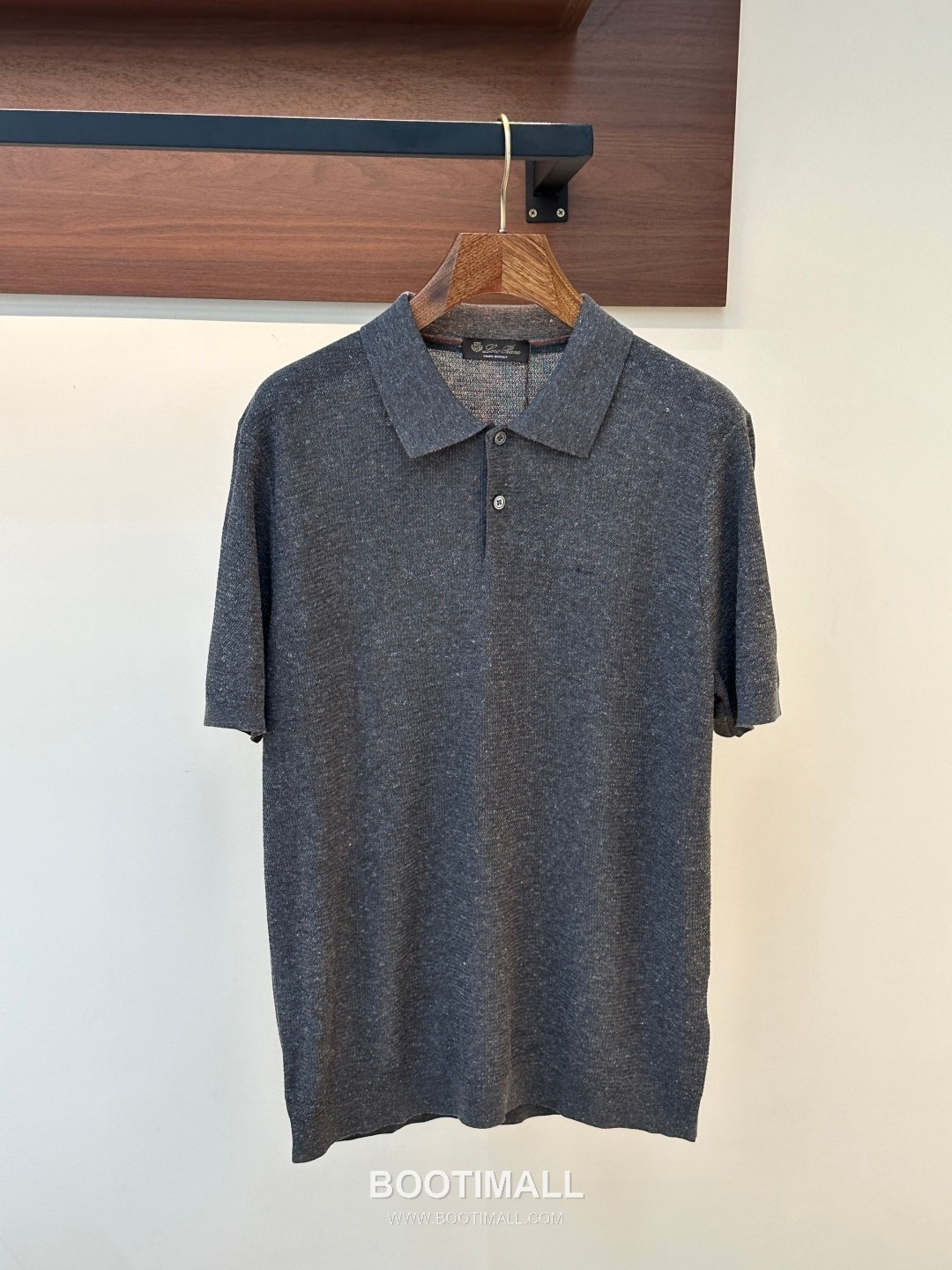 Loro Piana 2026 SS Linen Lyocell Acrylic Knit Polo Shirt with Spread Collar 로로피아나 2026 SS 린넨 라이오셀 아크릴 니트 폴로 셔츠 스프레드 칼라 1