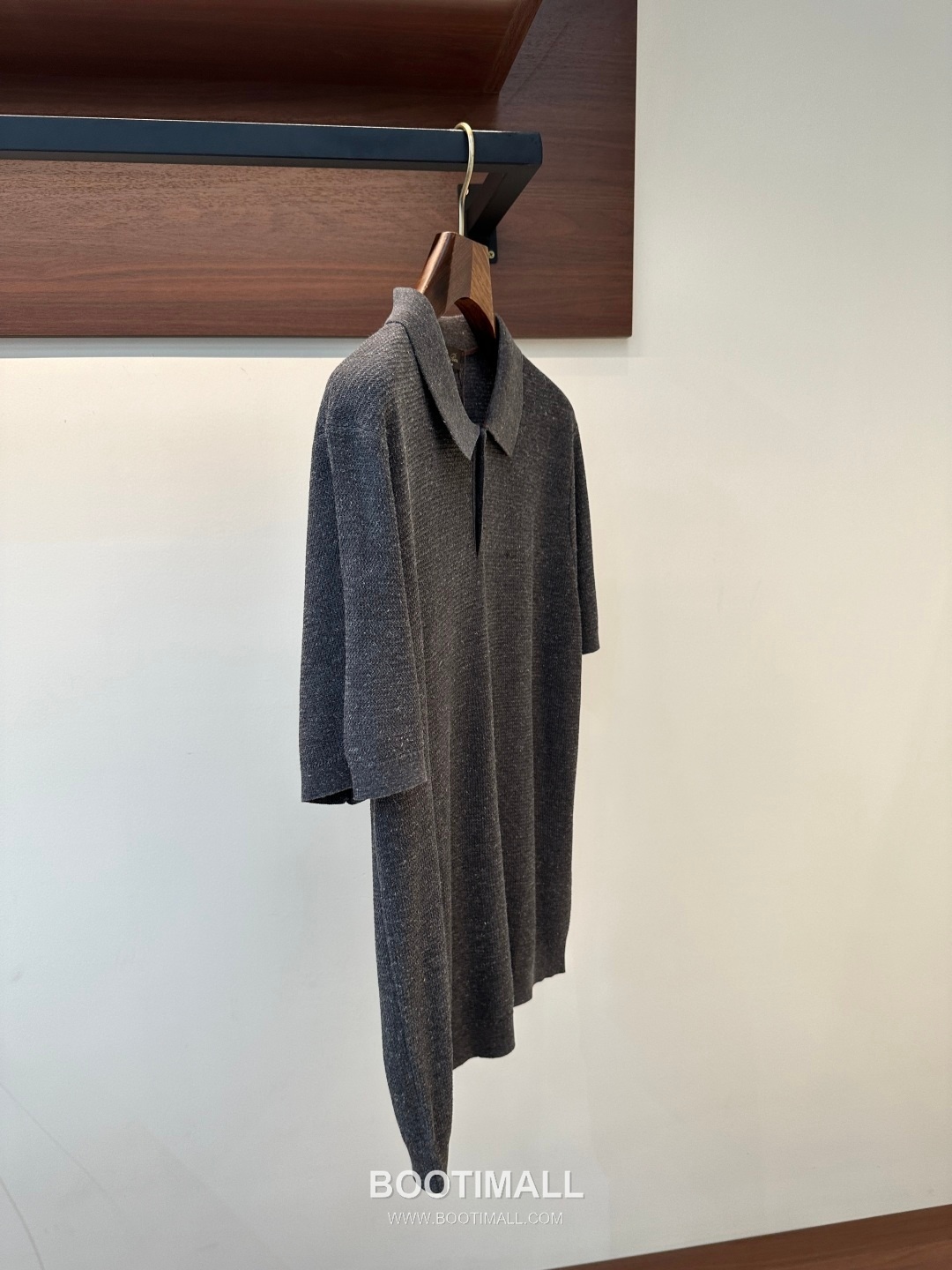 Loro Piana 2026 SS Linen Lyocell Acrylic Knit Polo Shirt with Spread Collar 로로피아나 2026 SS 린넨 라이오셀 아크릴 니트 폴로 셔츠 스프레드 칼라 3