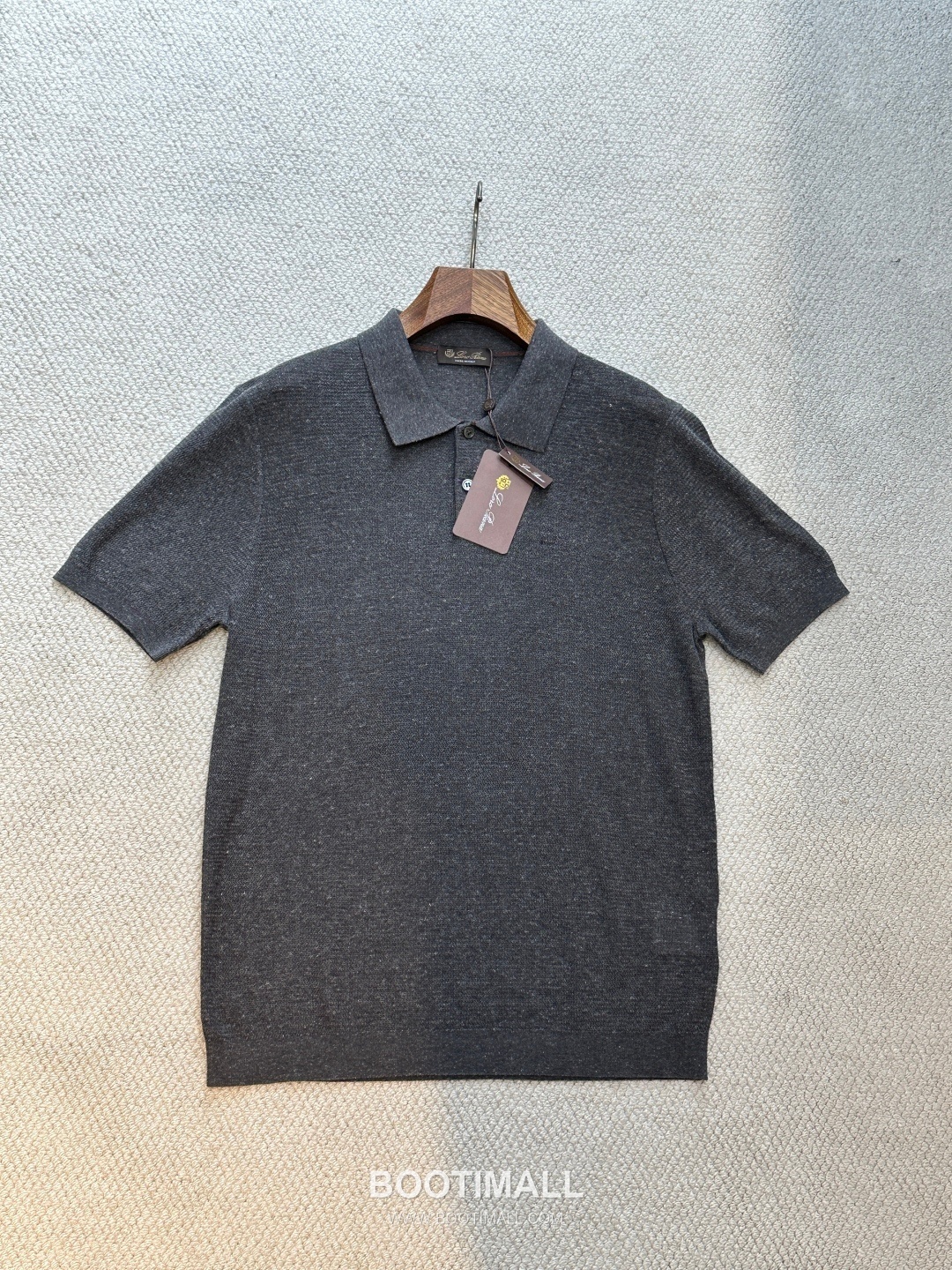 Loro Piana 2026 SS Linen Lyocell Acrylic Knit Polo Shirt with Spread Collar 로로피아나 2026 SS 린넨 라이오셀 아크릴 니트 폴로 셔츠 스프레드 칼라 8