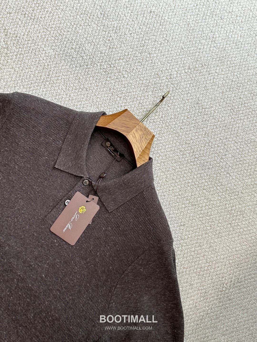 Loro Piana 2026 SS Linen Lyocell Acrylic Knit Polo Shirt with Spread Collar 로로피아나 2026 SS 린넨 라이오셀 아크릴 니트 폴로 셔츠 스프레드 칼라 6