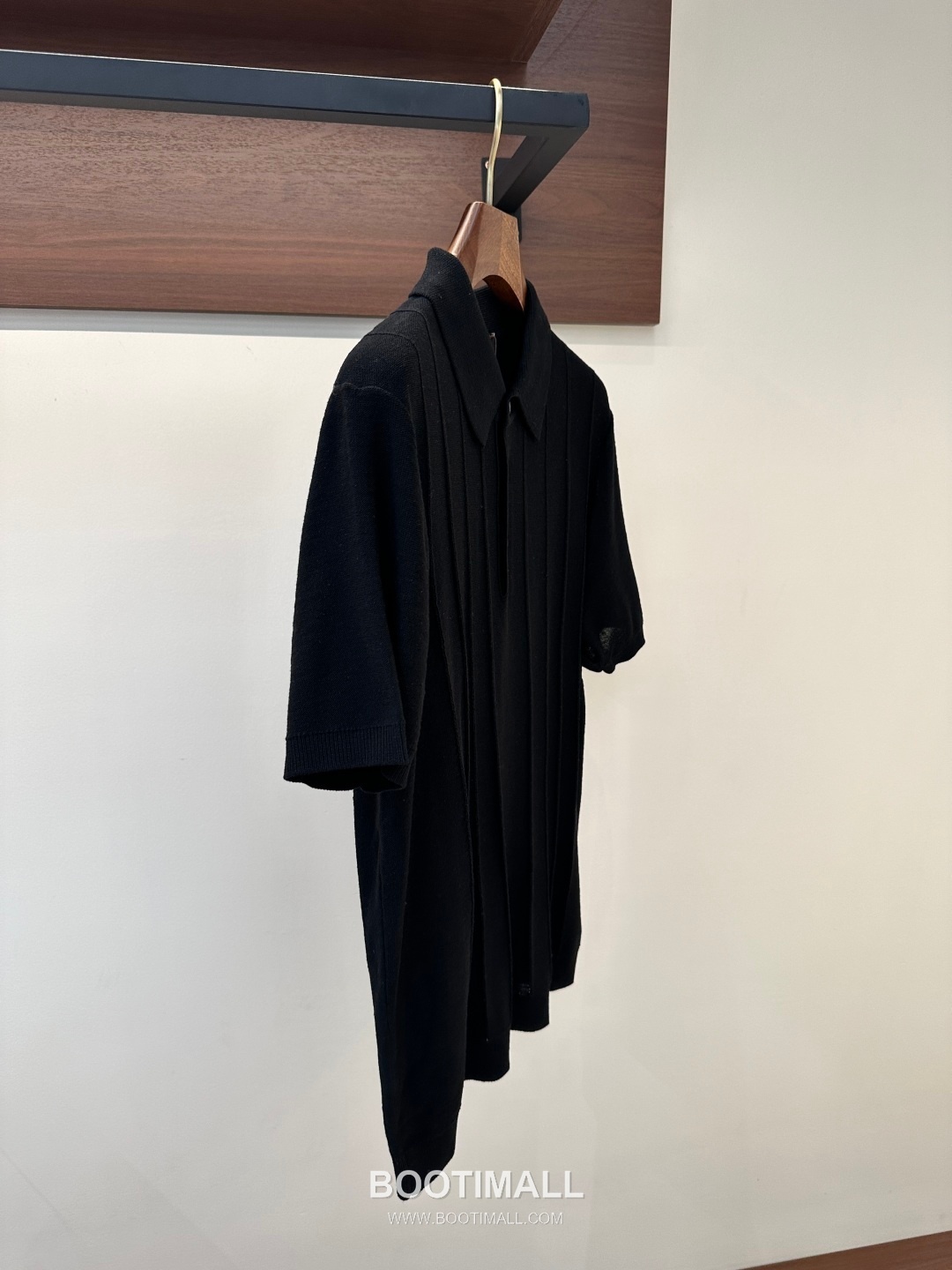 Loro Piana 2026 SS Linen Lyocell Acrylic Knit Polo Shirt with Spread Collar 로로피아나 2026 SS 린넨 라이오셀 아크릴 니트 폴로 셔츠 스프레드 칼라 3