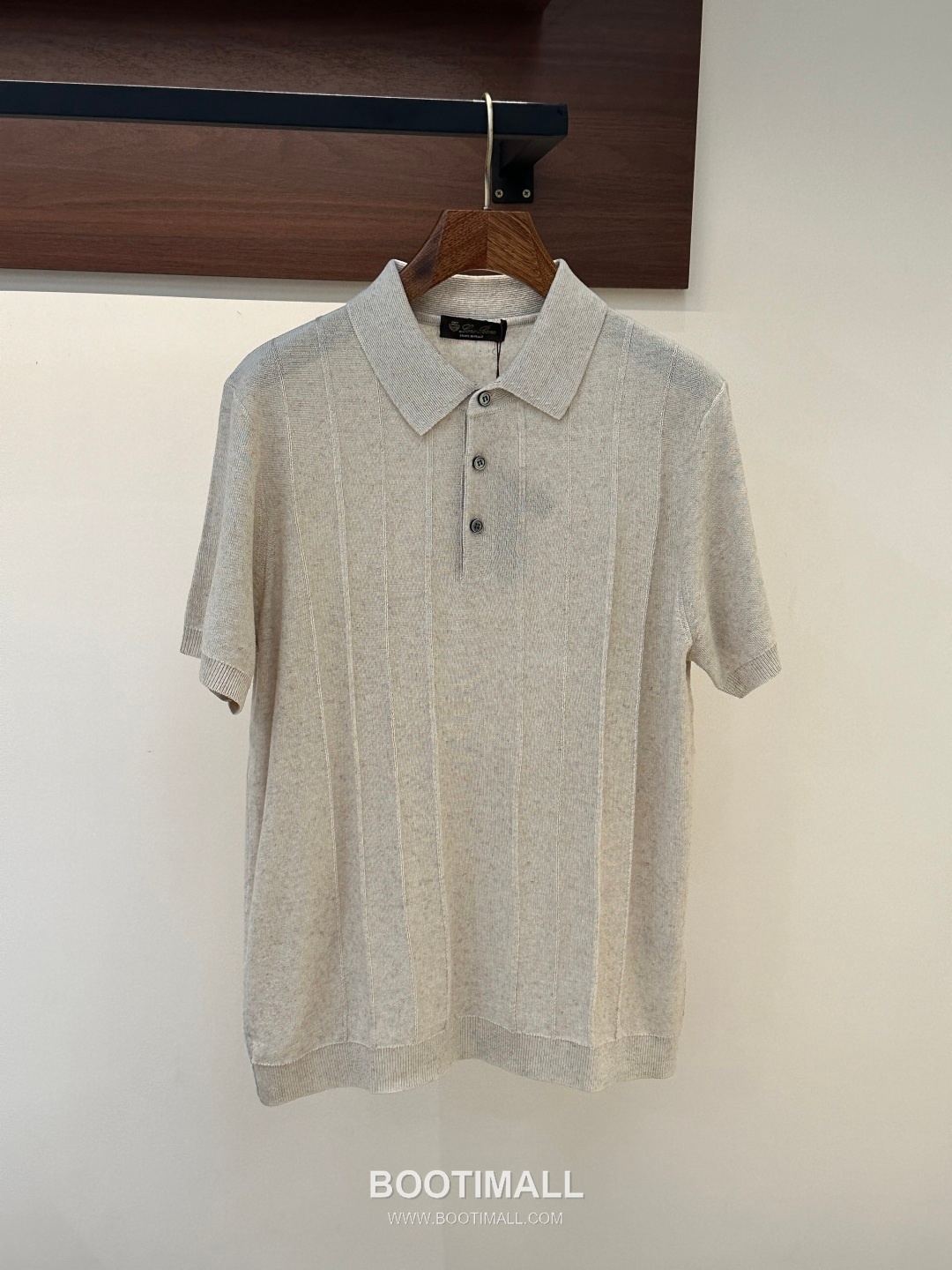 Loro Piana 2026 SS Linen Lyocell Acrylic Knit Polo Shirt with Spread Collar 로로피아나 2026 SS 린넨 라이오셀 아크릴 니트 폴로 셔츠 스프레드 칼라 1