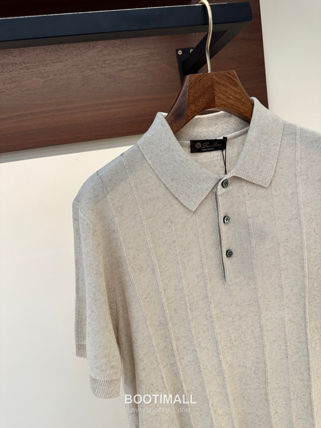 Loro Piana 2026 SS Linen Lyocell Acrylic Knit Polo Shirt with Spread Collar 로로피아나 2026 SS 린넨 라이오셀 아크릴 니트 폴로 셔츠 스프레드 칼라 2