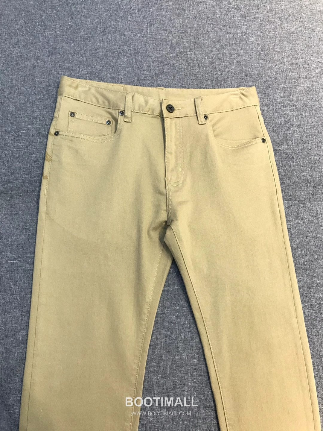 Burberry 2026 SS Cotton Stretch Denim Pants with Knight Logo Patch 버버리 2026 SS 코튼 스트레치 데님 팬츠 나이트 로고 패치 12