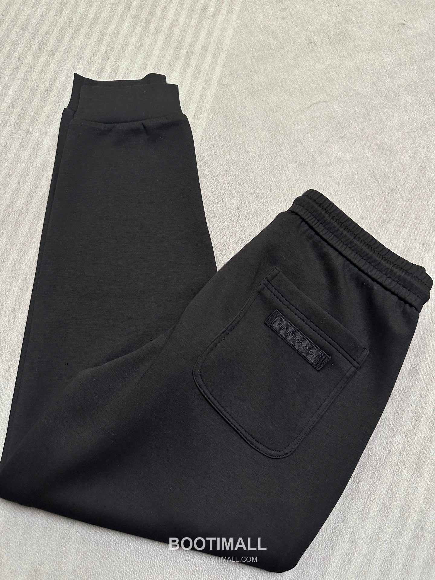 Dior 2026 SS Acetate Blend Pants with Embroidered Detail 디올 2026 SS 아세테이트 혼방 팬츠 자수 디테일 1