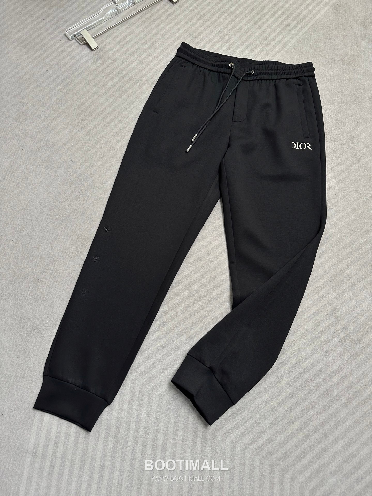Dior 2026 SS Acetate Blend Pants with Embroidered Detail 디올 2026 SS 아세테이트 혼방 팬츠 자수 디테일 3
