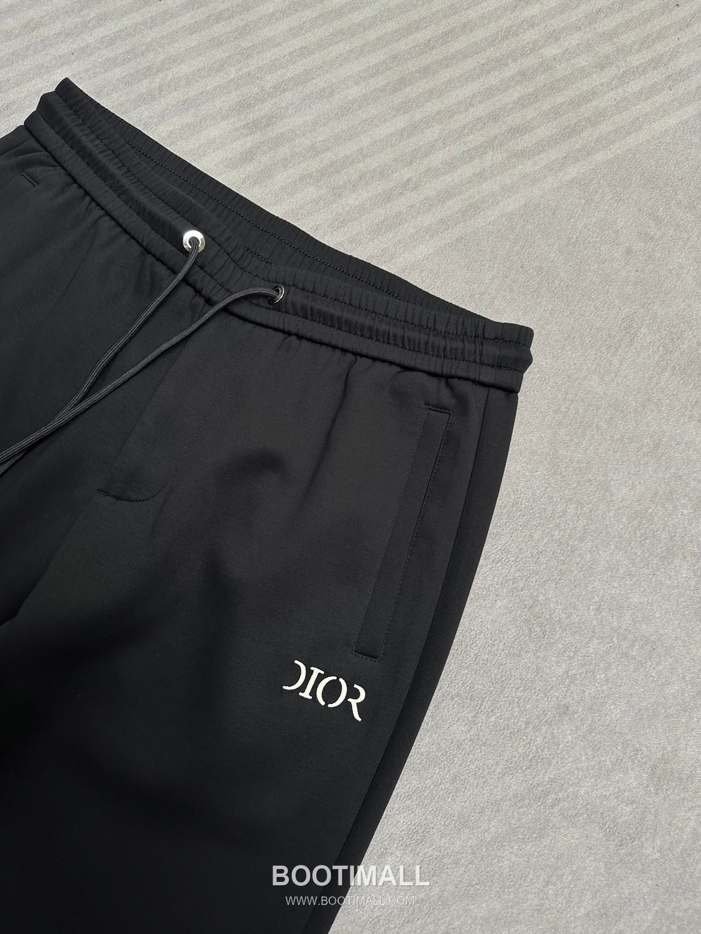 Dior 2026 SS Acetate Blend Pants with Embroidered Detail 디올 2026 SS 아세테이트 혼방 팬츠 자수 디테일 7