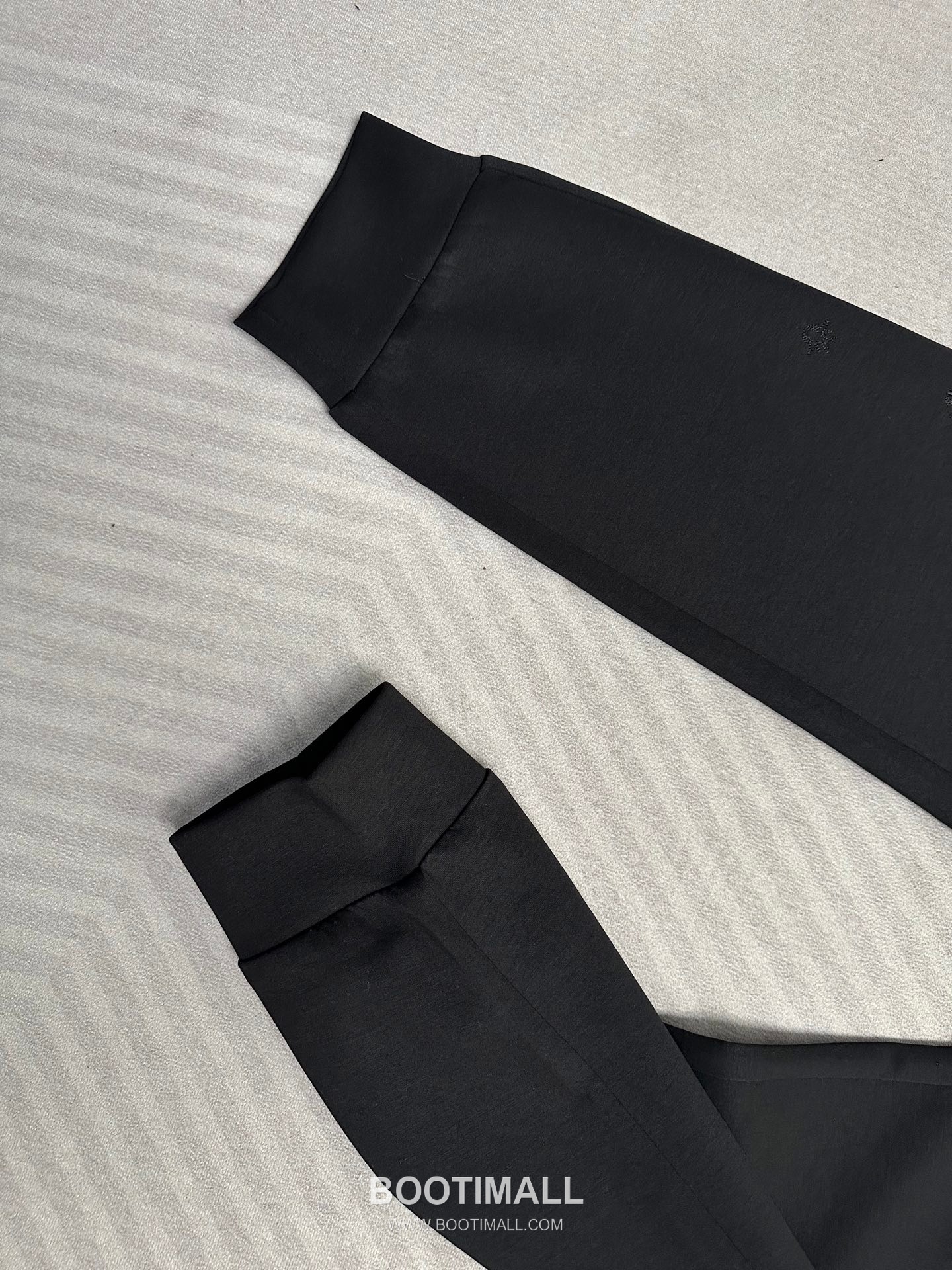 Dior 2026 SS Acetate Blend Pants with Embroidered Detail 디올 2026 SS 아세테이트 혼방 팬츠 자수 디테일 9