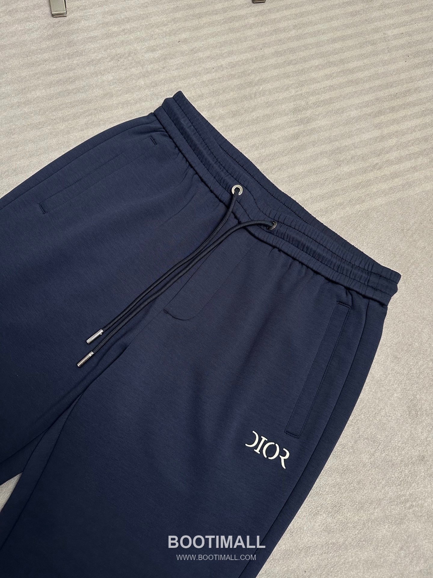 Dior 2026 SS Acetate Blend Pants with Embroidered Detail 디올 2026 SS 아세테이트 혼방 팬츠 자수 디테일 5