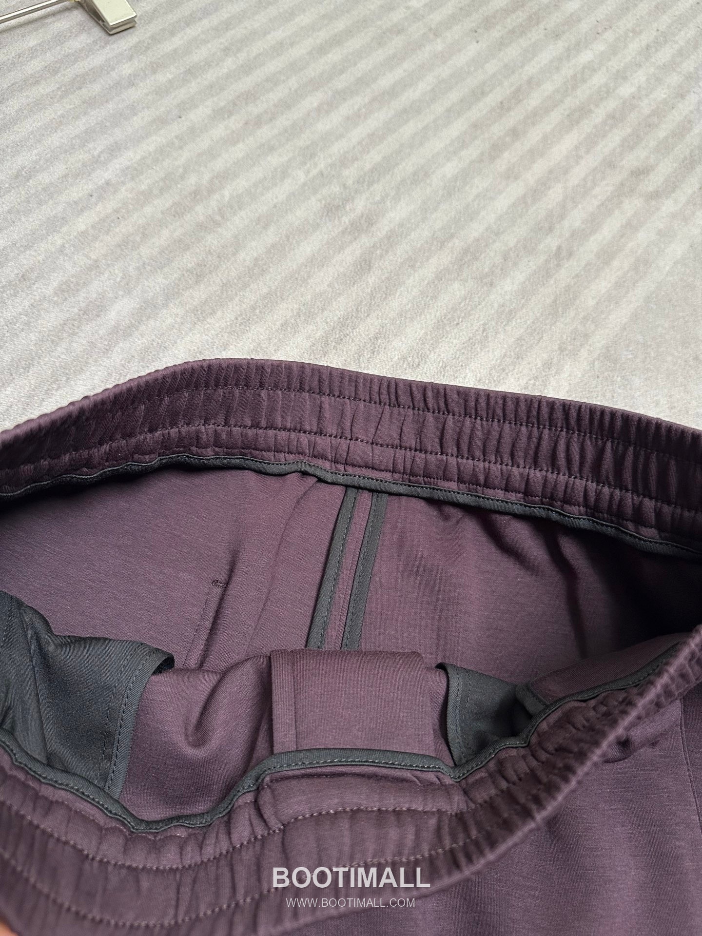 Dior 2026 SS Acetate Blend Pants with Embroidered Detail 디올 2026 SS 아세테이트 혼방 팬츠 자수 디테일 12