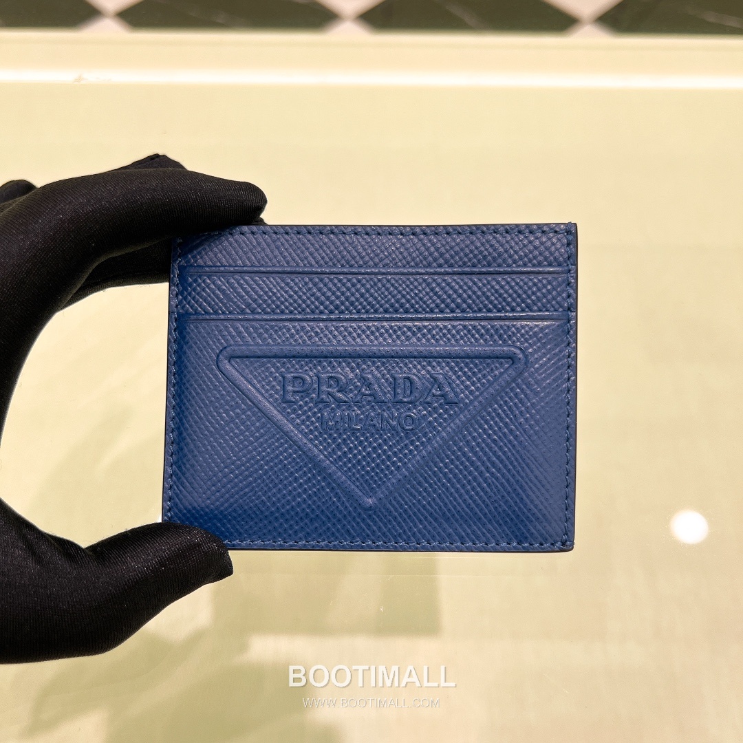 Prada Saffiano Leather Card Holder Wallet with Triangle Logo Detail 프라다 사피아노 레더 트라이앵글 로고 카드홀더 지갑 P398766015 10cm 3