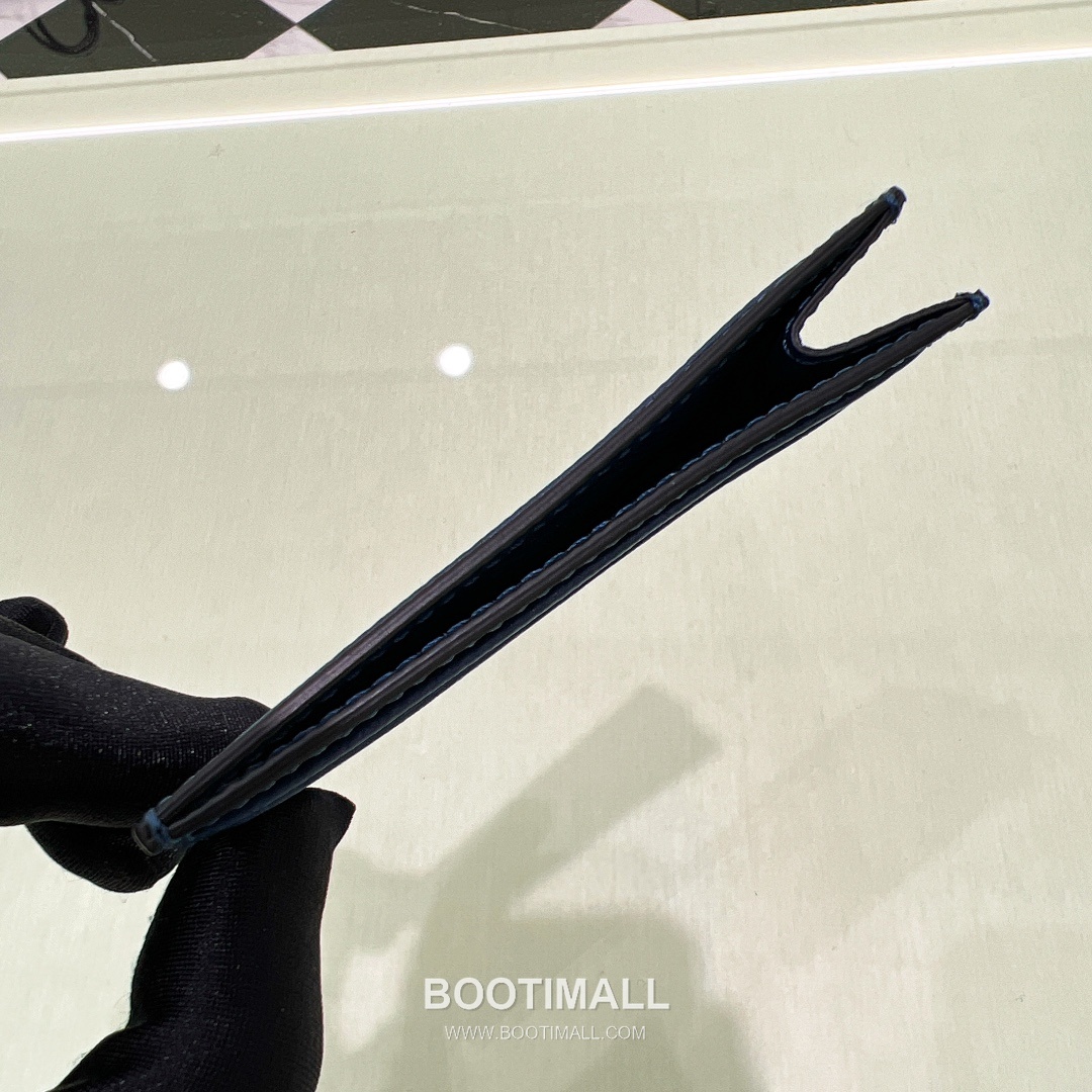 Prada Saffiano Leather Card Holder Wallet with Triangle Logo Detail 프라다 사피아노 레더 트라이앵글 로고 카드홀더 지갑 P398766015 10cm 6