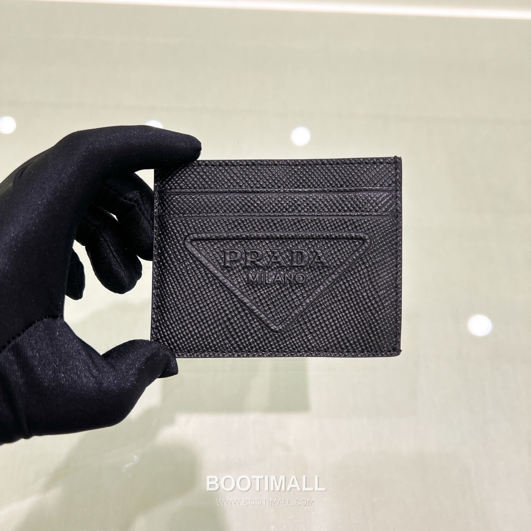 Prada Saffiano Leather Card Holder Wallet with Triangle Logo Detail 프라다 사피아노 레더 트라이앵글 로고 카드홀더 지갑 P398766015 10cm 4
