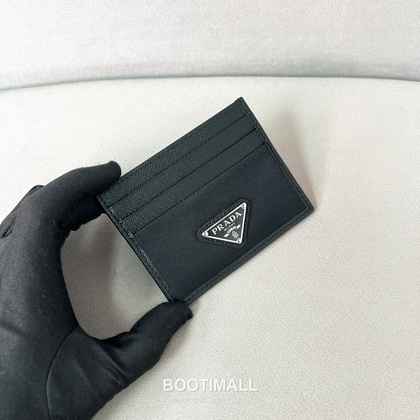Prada Oil Wax Leather Card Holder Wallet with Triangle Logo Detail 프라다 오일왁스 레더 트라이앵글 로고 카드홀더 지갑 P398766022 10cm 3