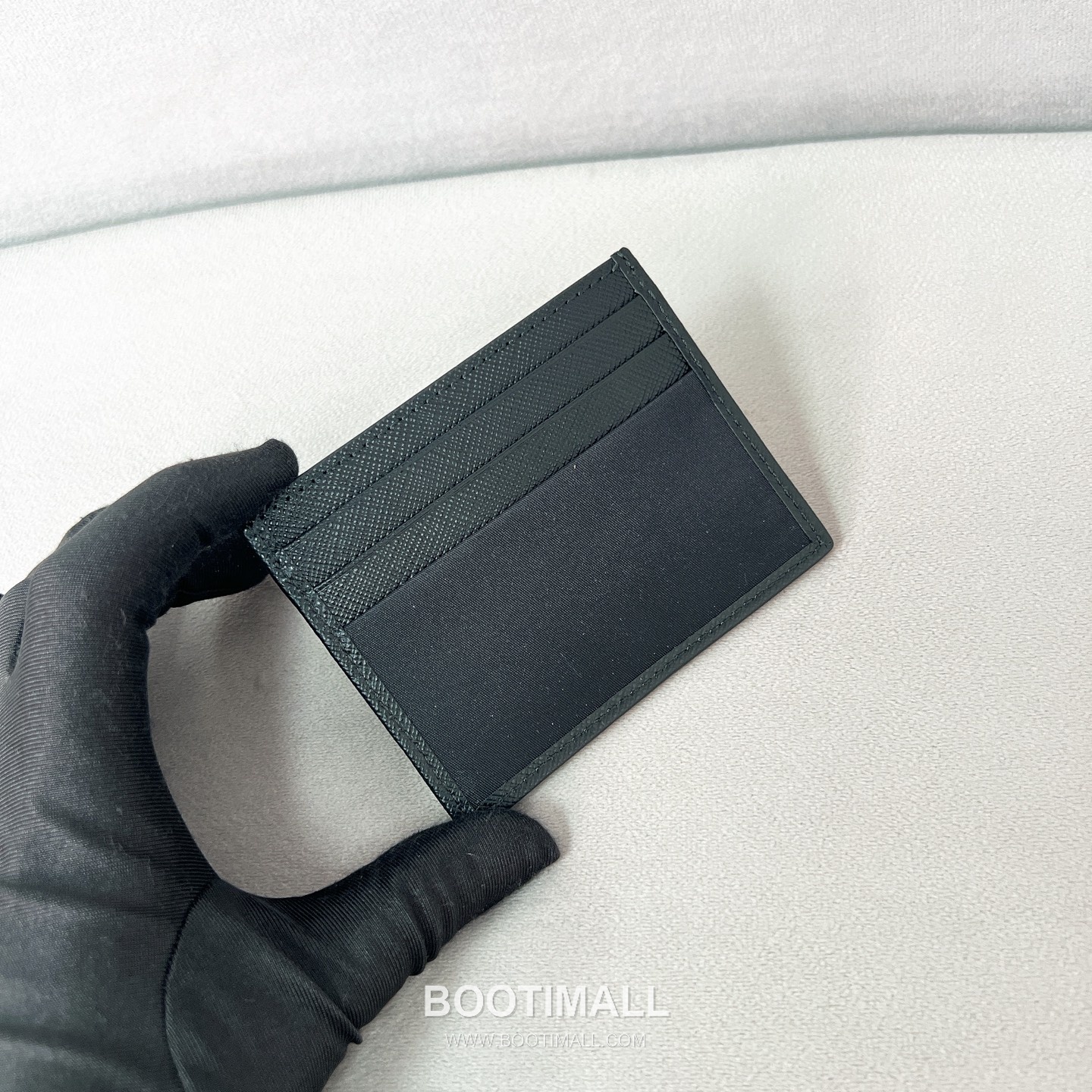 Prada Oil Wax Leather Card Holder Wallet with Triangle Logo Detail 프라다 오일왁스 레더 트라이앵글 로고 카드홀더 지갑 P398766022 10cm 5