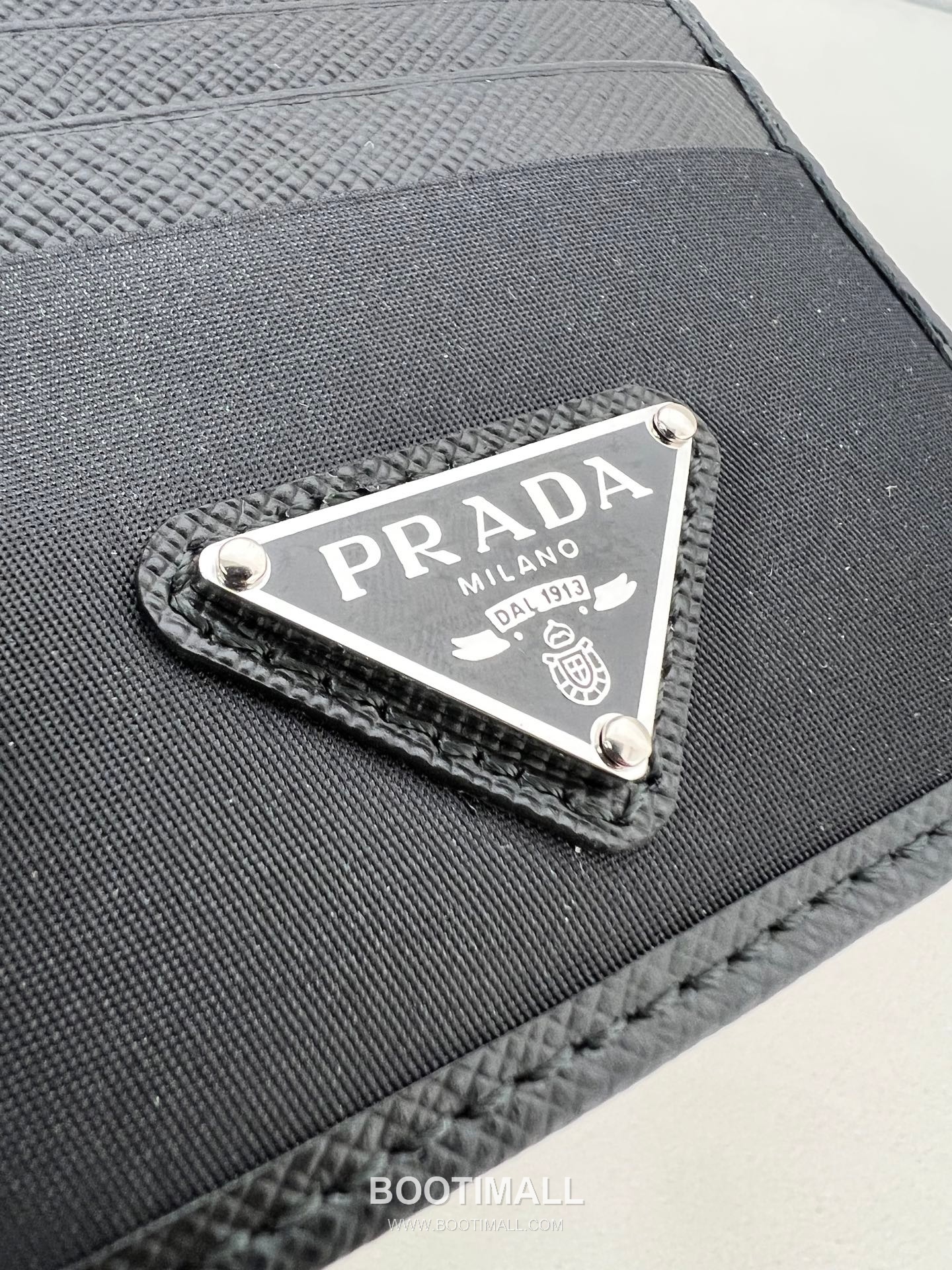 Prada Oil Wax Leather Card Holder Wallet with Triangle Logo Detail 프라다 오일왁스 레더 트라이앵글 로고 카드홀더 지갑 P398766022 10cm 7
