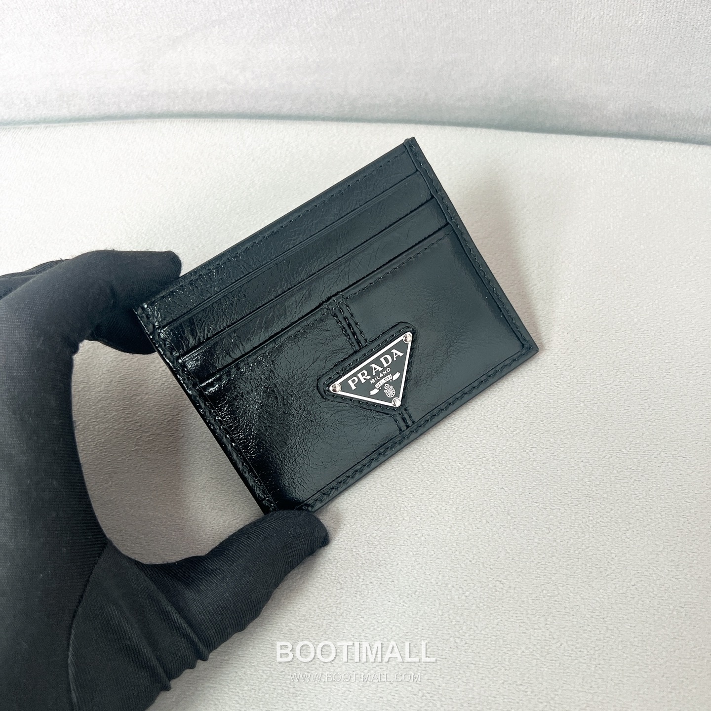 Prada Oil Wax Leather Card Holder Wallet with Triangle Logo Detail 프라다 오일왁스 레더 트라이앵글 로고 카드홀더 지갑 P398766022 10cm 3