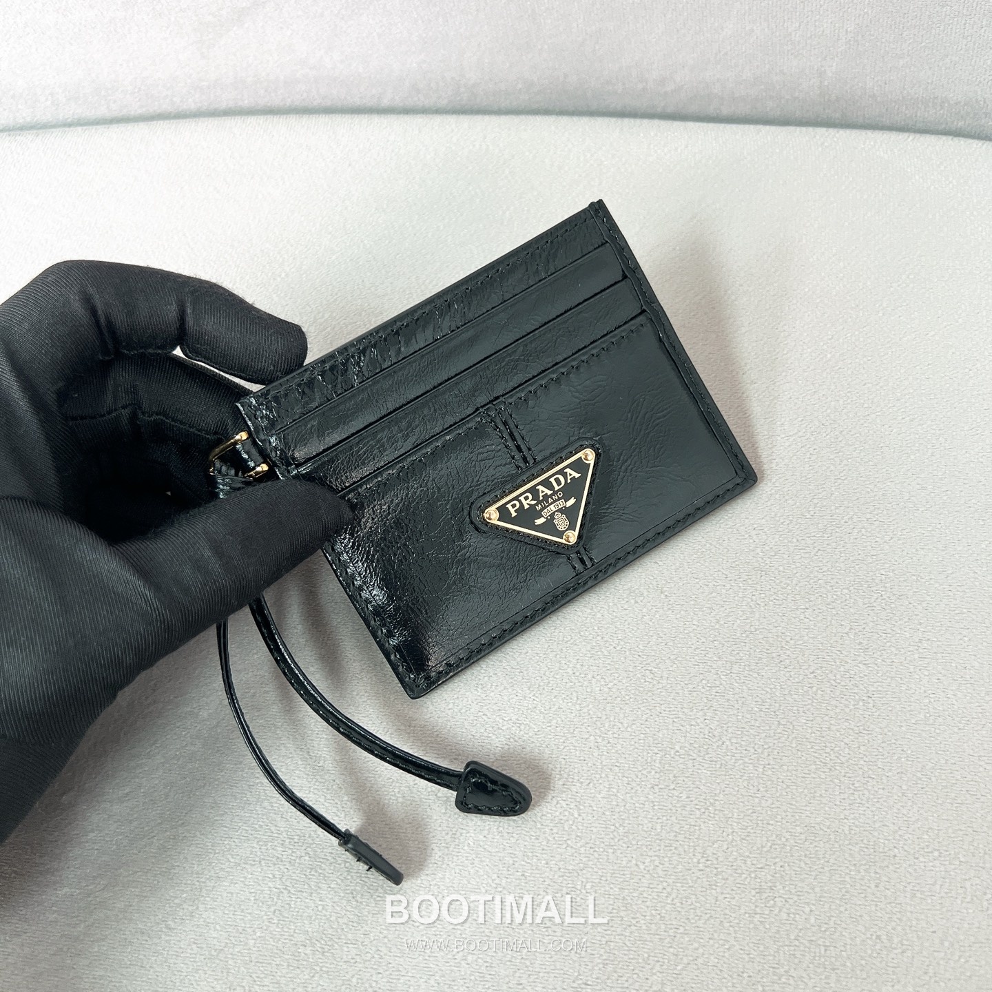 Prada Oil Wax Leather Card Holder Wallet with Triangle Logo Detail 프라다 오일왁스 레더 트라이앵글 로고 카드홀더 지갑 P398766022 10cm 3