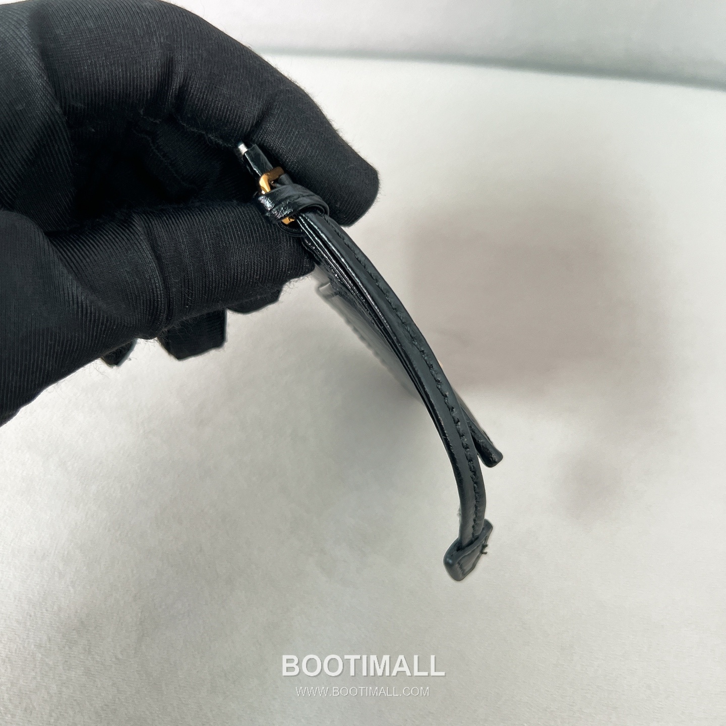 Prada Oil Wax Leather Card Holder Wallet with Triangle Logo Detail 프라다 오일왁스 레더 트라이앵글 로고 카드홀더 지갑 P398766022 10cm 4