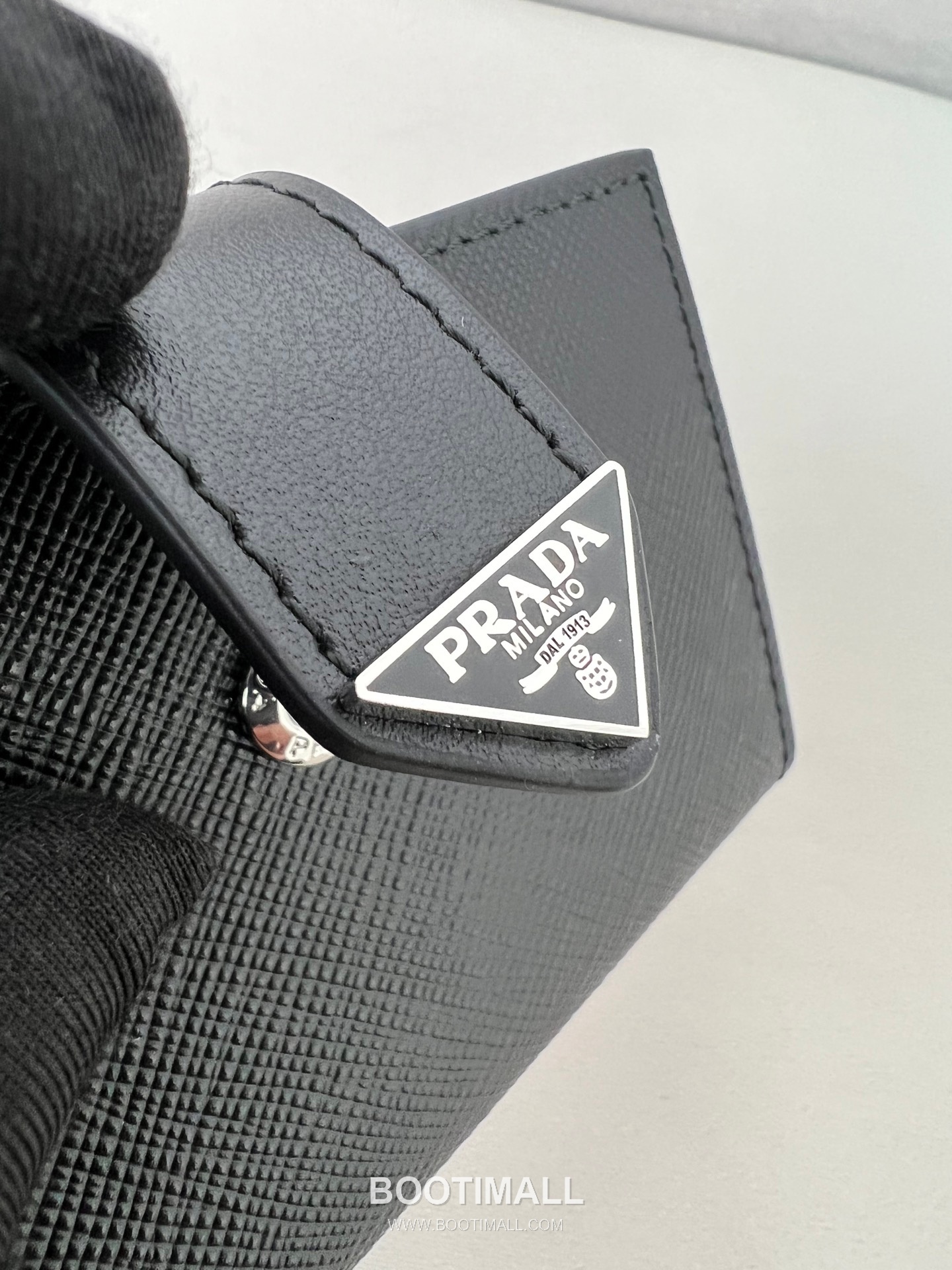 Prada Saffiano Leather Card Holder Wallet with Triangle Logo Detail 프라다 사피아노 레더 트라이앵글 로고 카드홀더 지갑 P398766028 11cm 6