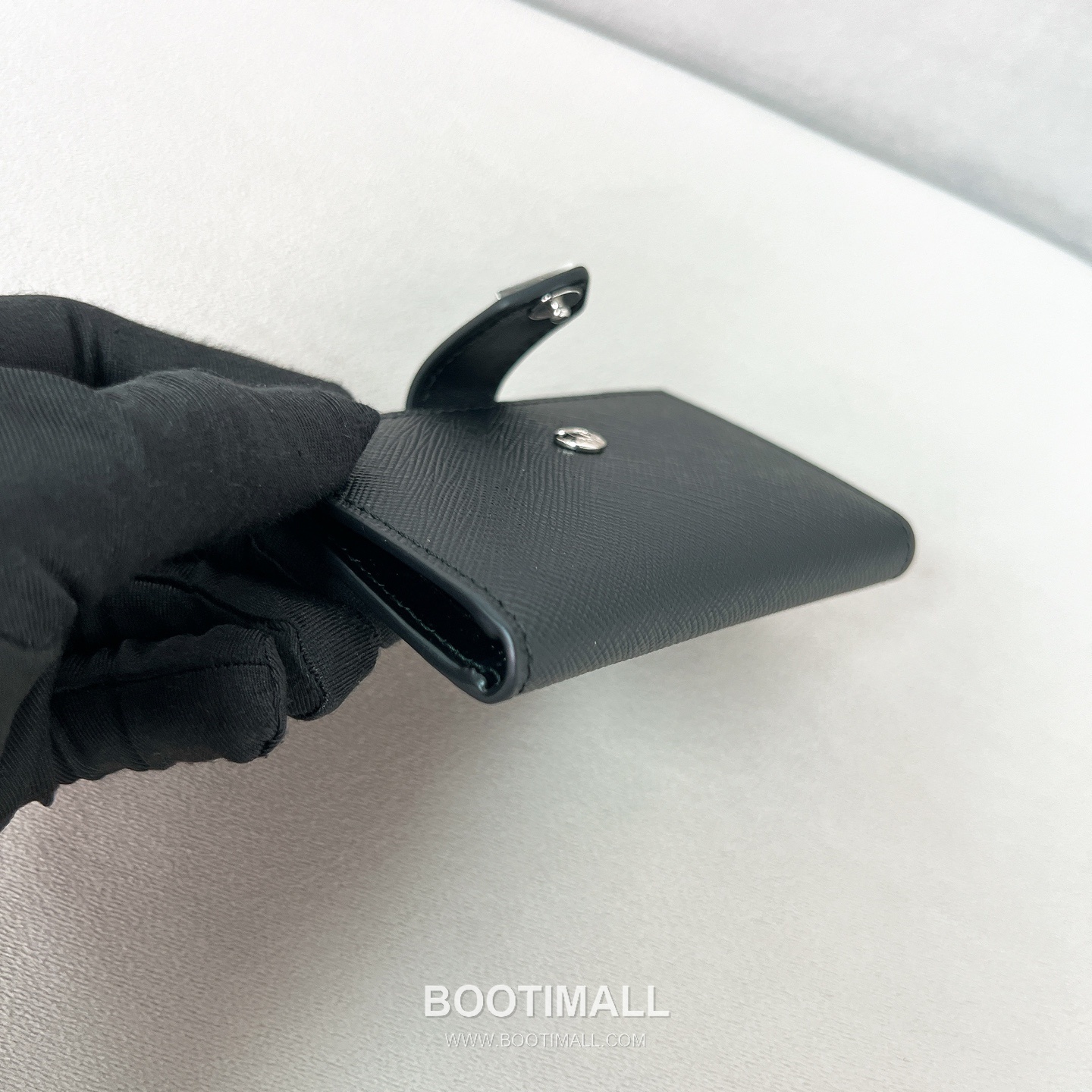 Prada Saffiano Leather Card Holder Wallet with Triangle Logo Detail 프라다 사피아노 레더 트라이앵글 로고 카드홀더 지갑 P398766028 11cm 7