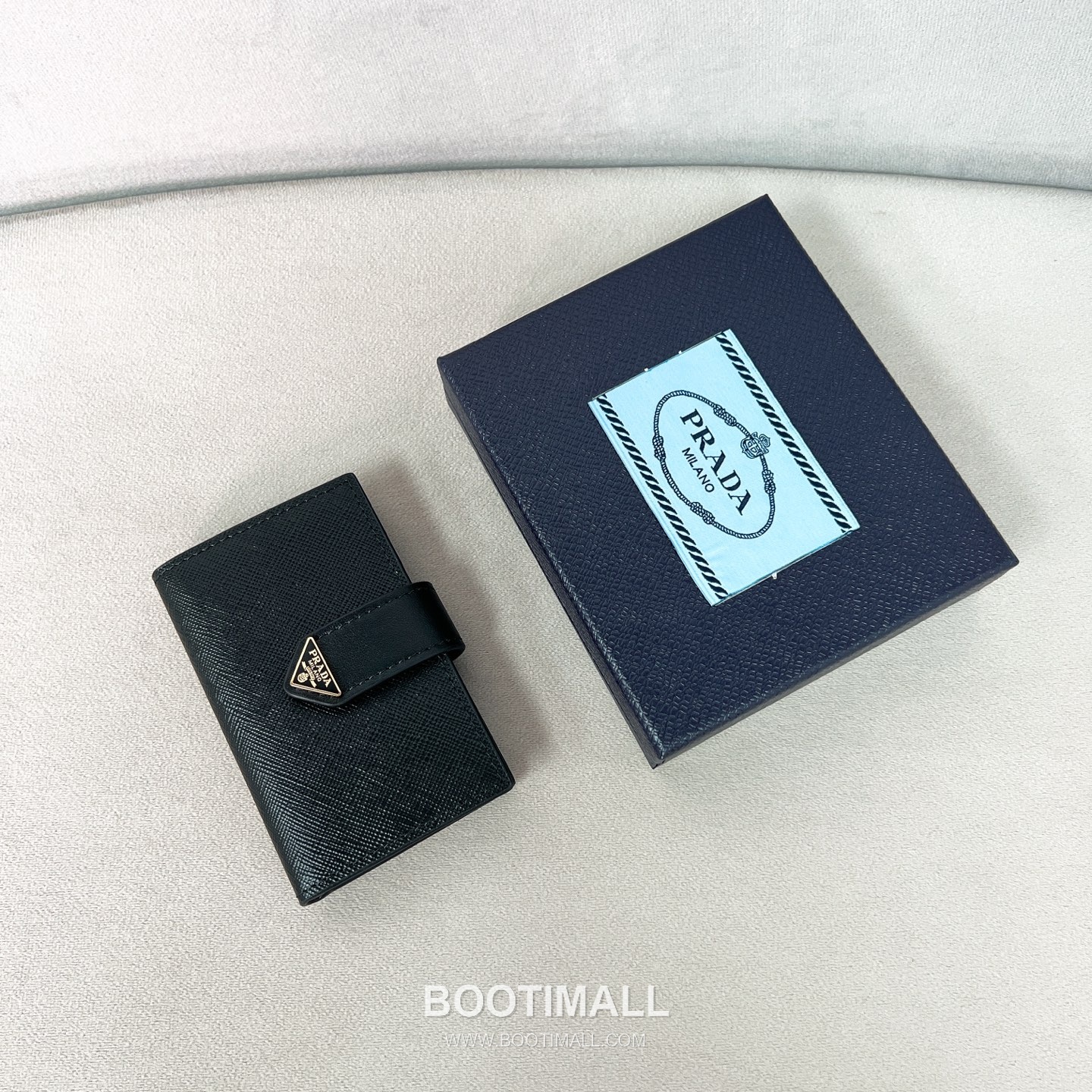 Prada Saffiano Leather Card Holder Wallet with Triangle Logo Detail 프라다 사피아노 레더 트라이앵글 로고 카드홀더 지갑 P398766028 11cm 1