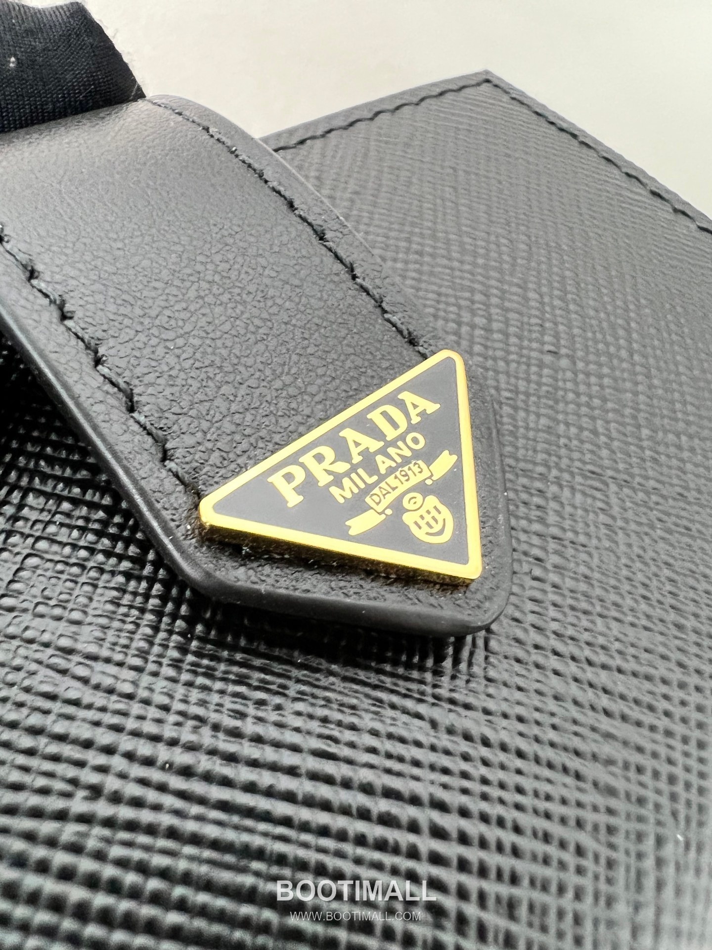 Prada Saffiano Leather Card Holder Wallet with Triangle Logo Detail 프라다 사피아노 레더 트라이앵글 로고 카드홀더 지갑 P398766028 11cm 6