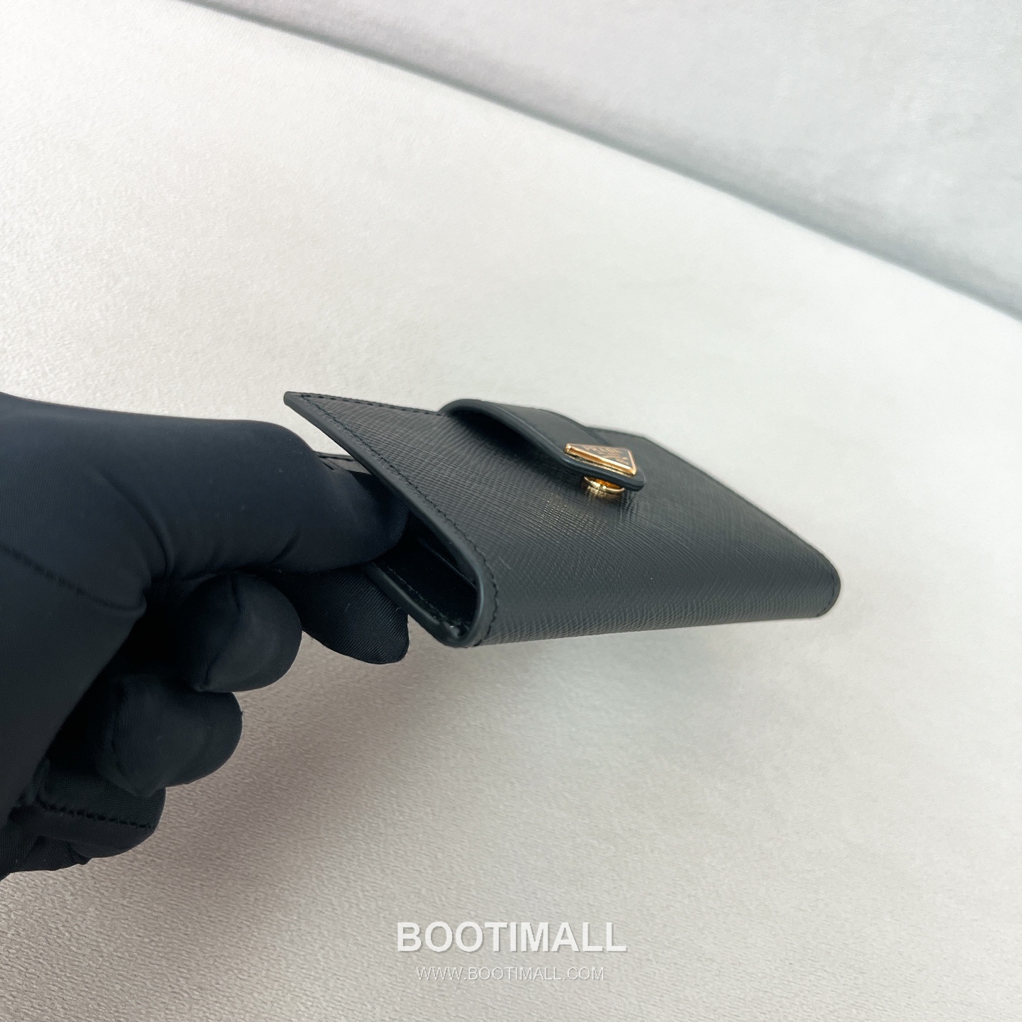 Prada Saffiano Leather Card Holder Wallet with Triangle Logo Detail 프라다 사피아노 레더 트라이앵글 로고 카드홀더 지갑 P398766028 11cm 7