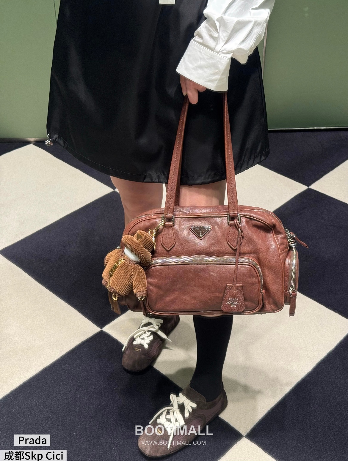 Prada Soft Calfskin Leather Multi Pocket Tote Bag with Triangle Logo Detail 프라다 소프트 카프스킨 레더 멀티 포켓 토트백 P39876600158 31.5cm 2