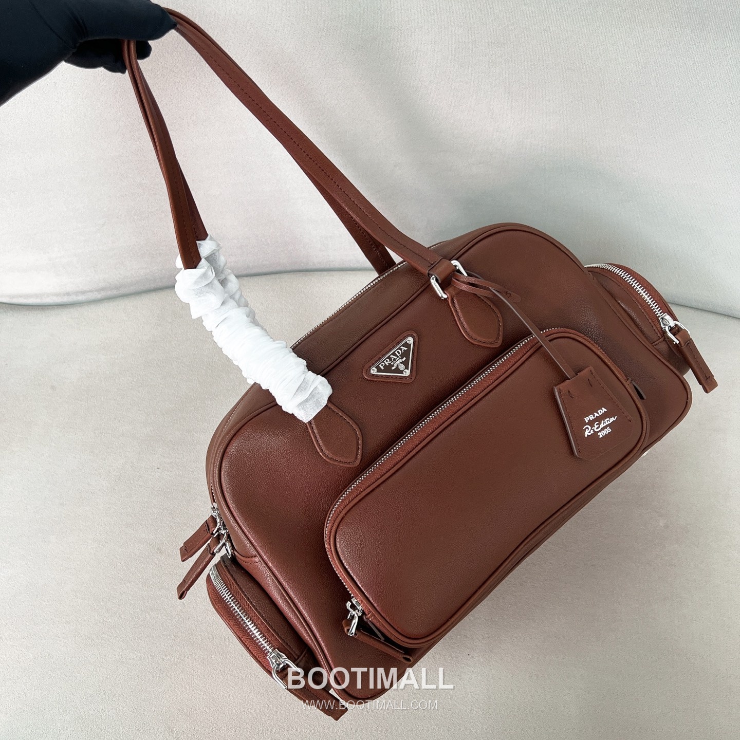 Prada Soft Calfskin Leather Multi Pocket Tote Bag with Triangle Logo Detail 프라다 소프트 카프스킨 레더 멀티 포켓 토트백 P39876600158 31.5cm 5