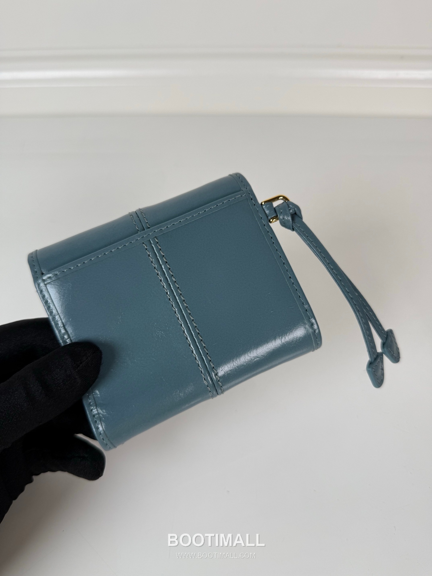 Prada Oil Wax Leather Compact Wallet with Flap Coin Pocket Detail 프라다 오일왁스 레더 플랩 코인포켓 반지갑 1MH043 10cm 4