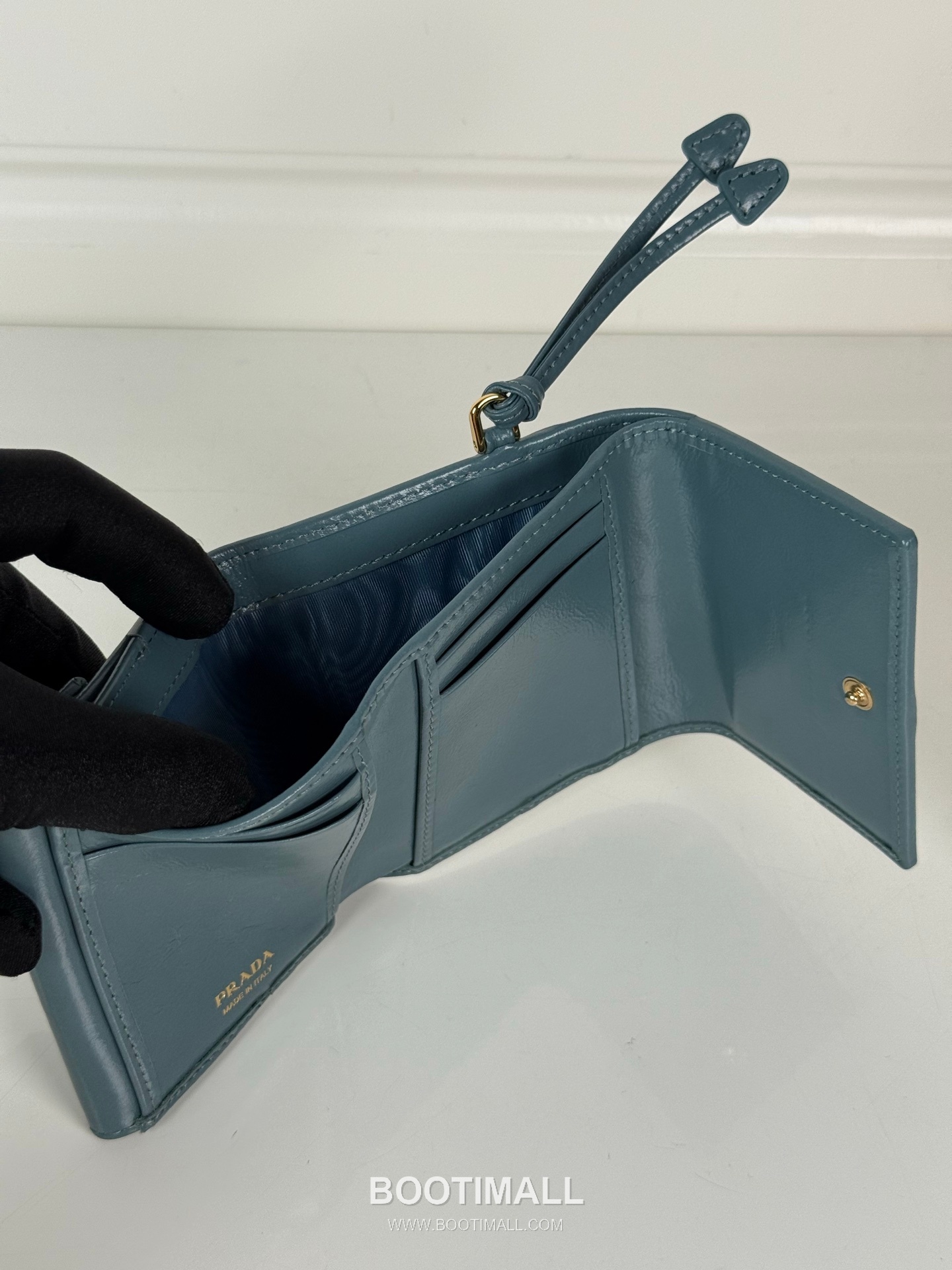 Prada Oil Wax Leather Compact Wallet with Flap Coin Pocket Detail 프라다 오일왁스 레더 플랩 코인포켓 반지갑 1MH043 10cm 6