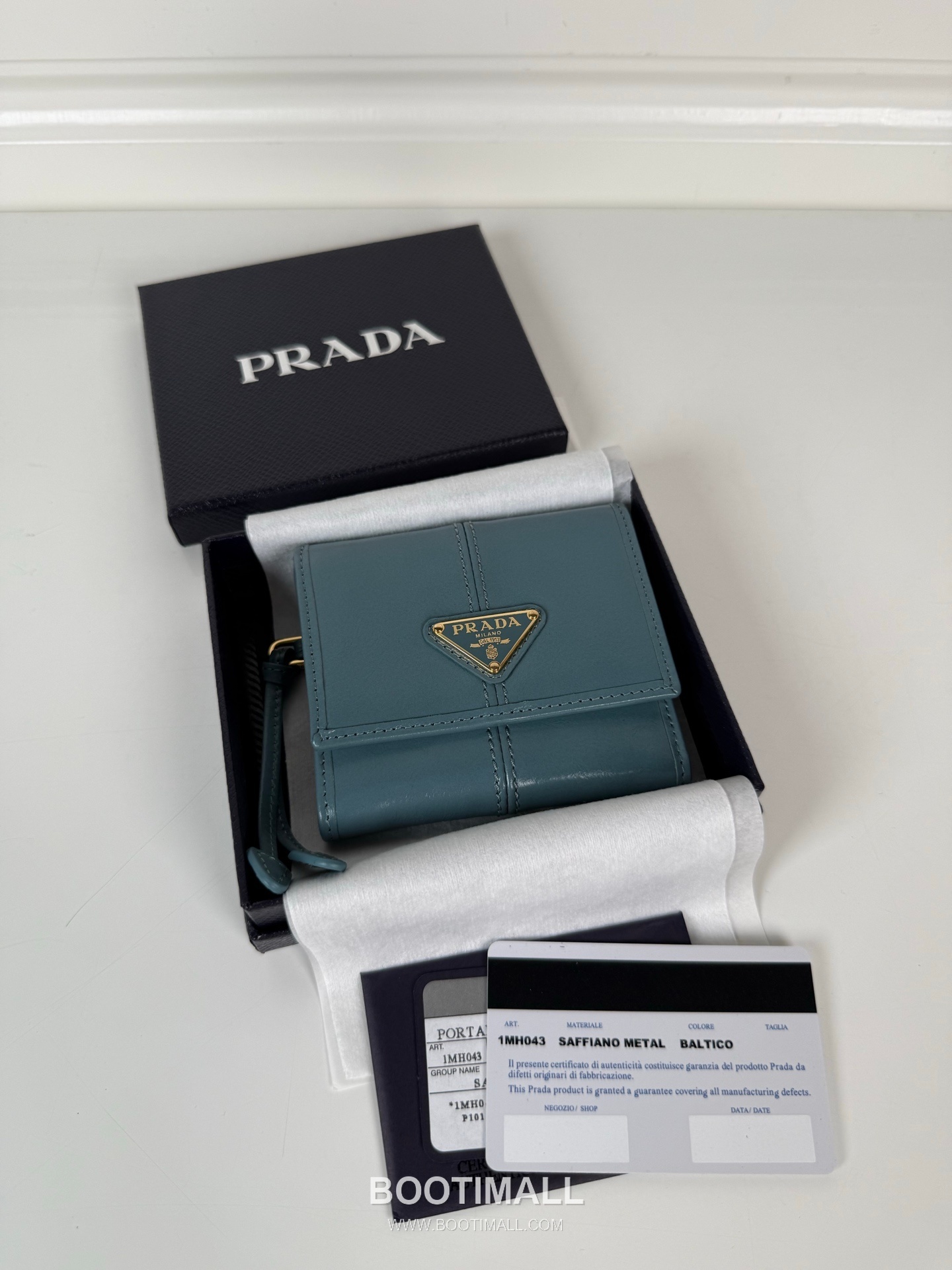 Prada Oil Wax Leather Compact Wallet with Flap Coin Pocket Detail 프라다 오일왁스 레더 플랩 코인포켓 반지갑 1MH043 10cm 9