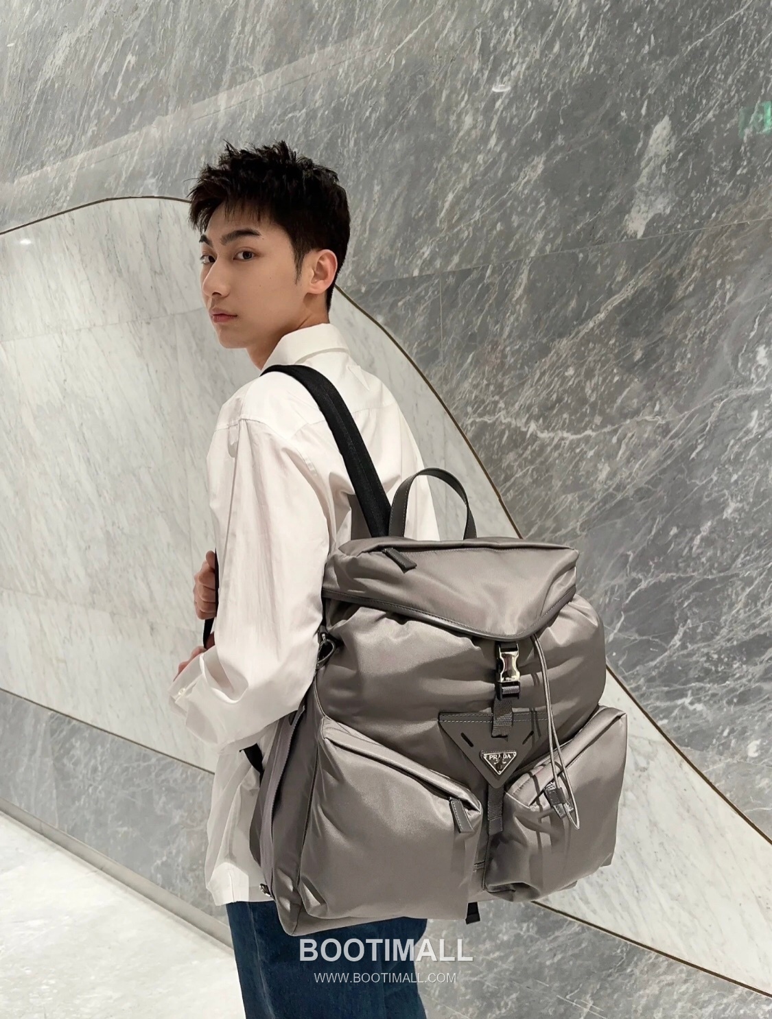 Prada Nylon Backpack with Flap Buckle Strap Detail 프라다 나일론 플랩 버클 스트랩 백팩 2VZ108 38cm 2