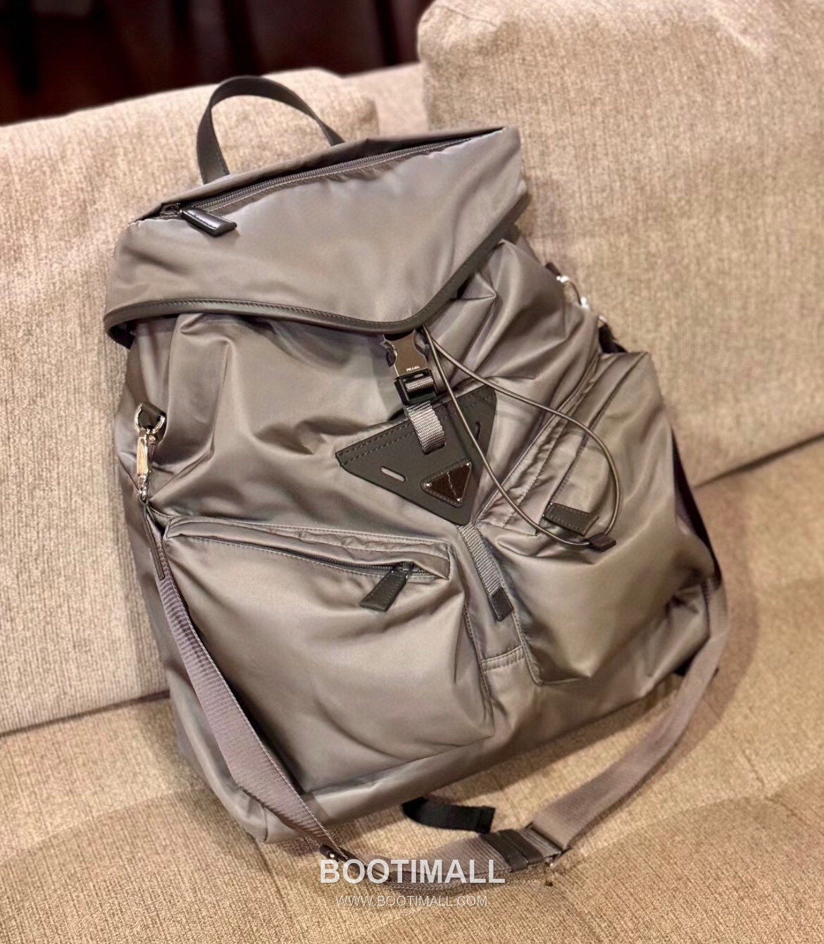 Prada Nylon Backpack with Flap Buckle Strap Detail 프라다 나일론 플랩 버클 스트랩 백팩 2VZ108 38cm 8