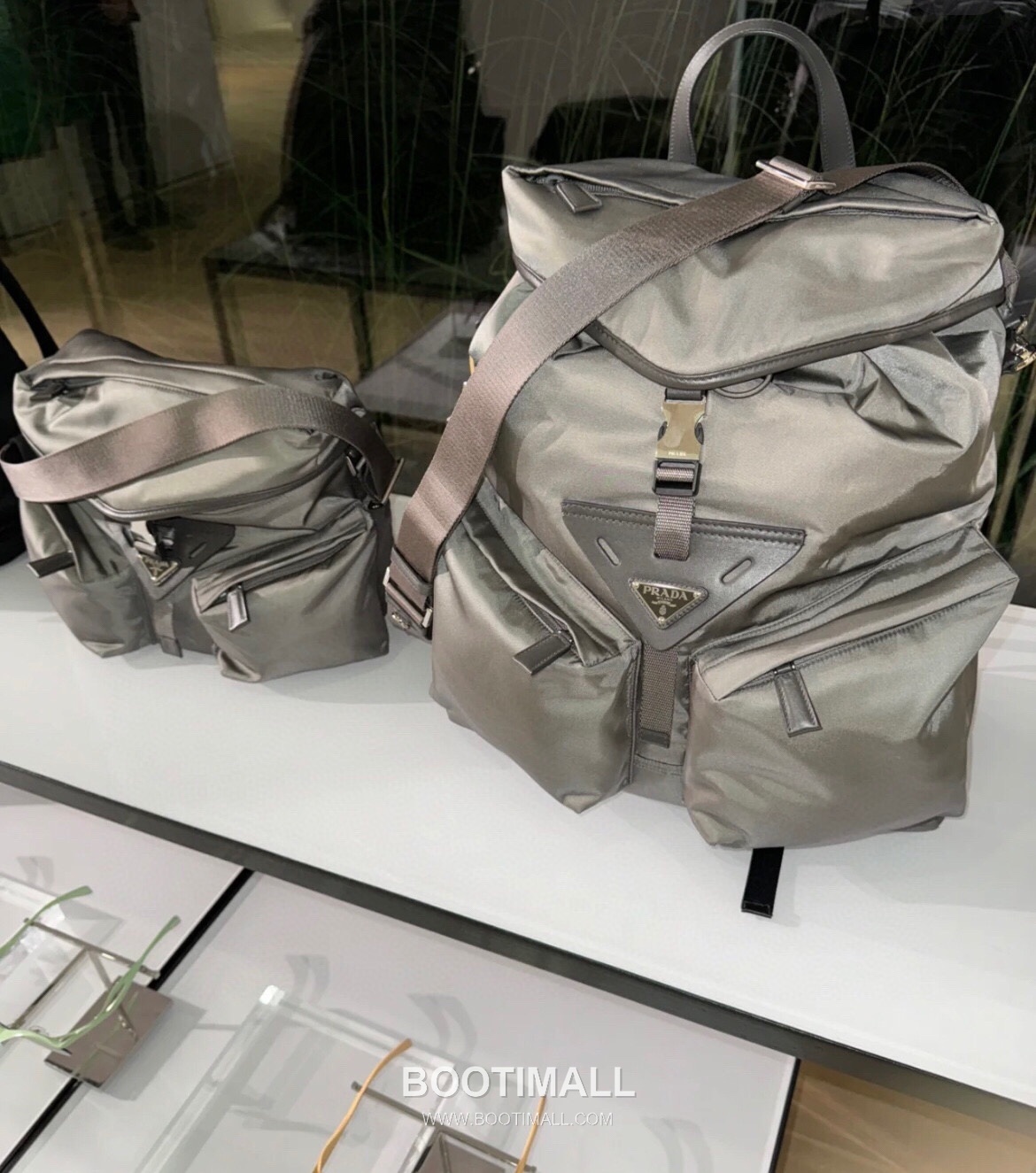 Prada Nylon Backpack with Flap Buckle Strap Detail 프라다 나일론 플랩 버클 스트랩 백팩 2VZ108 38cm 10